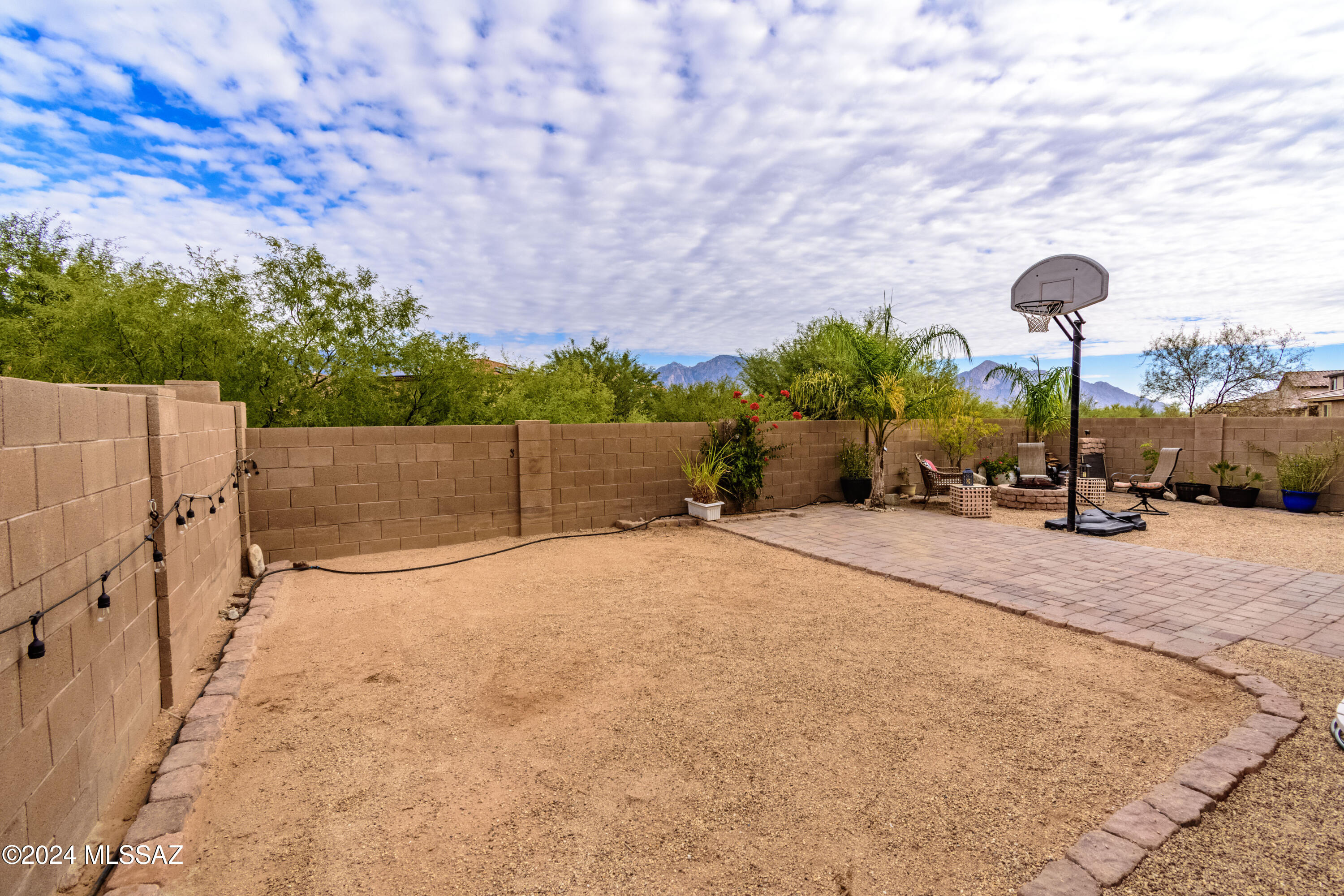 Rancho Vistoso NGHB 10 PCLS S,U & V - Residential