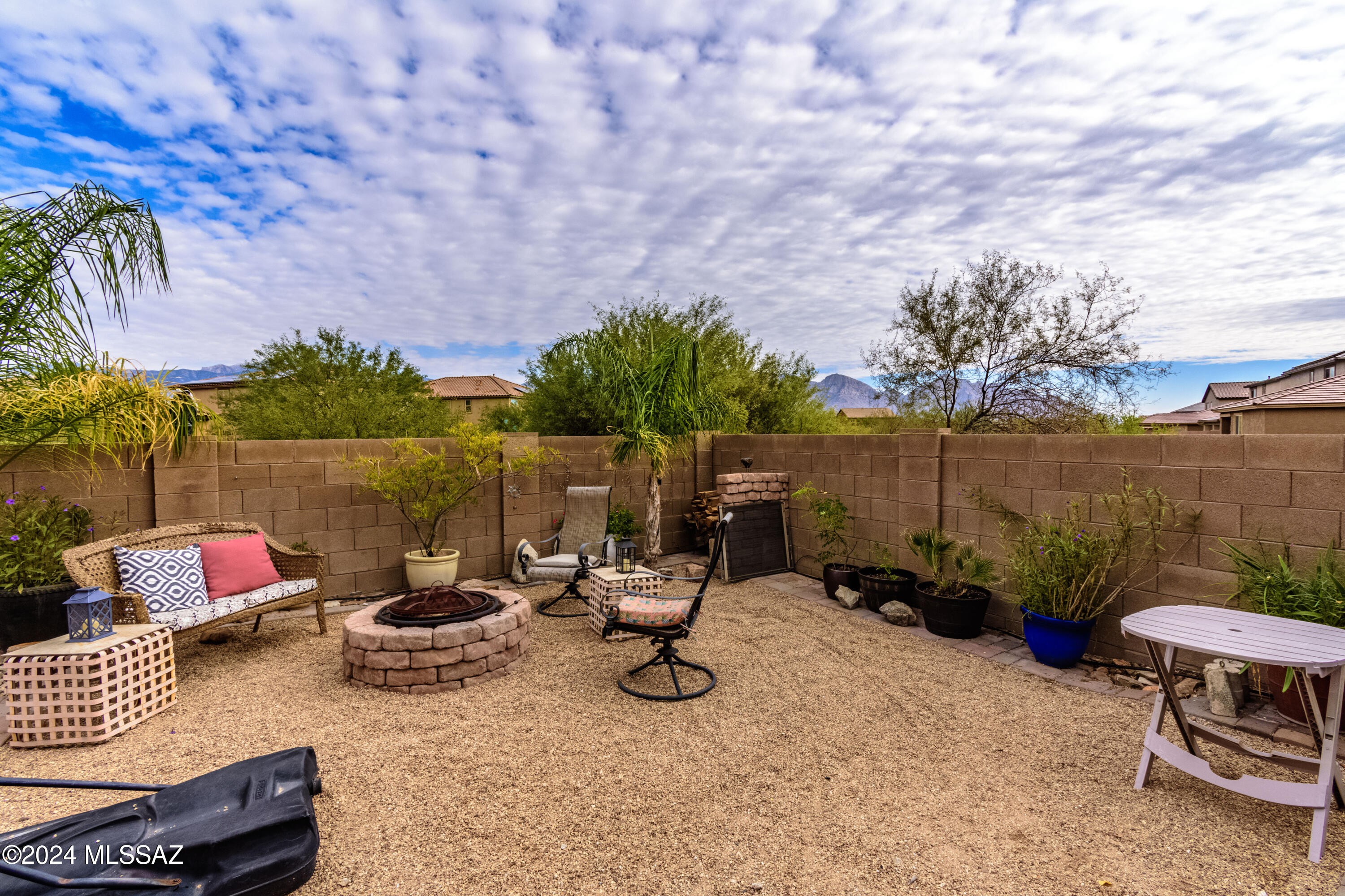 Rancho Vistoso NGHB 10 PCLS S,U & V - Residential