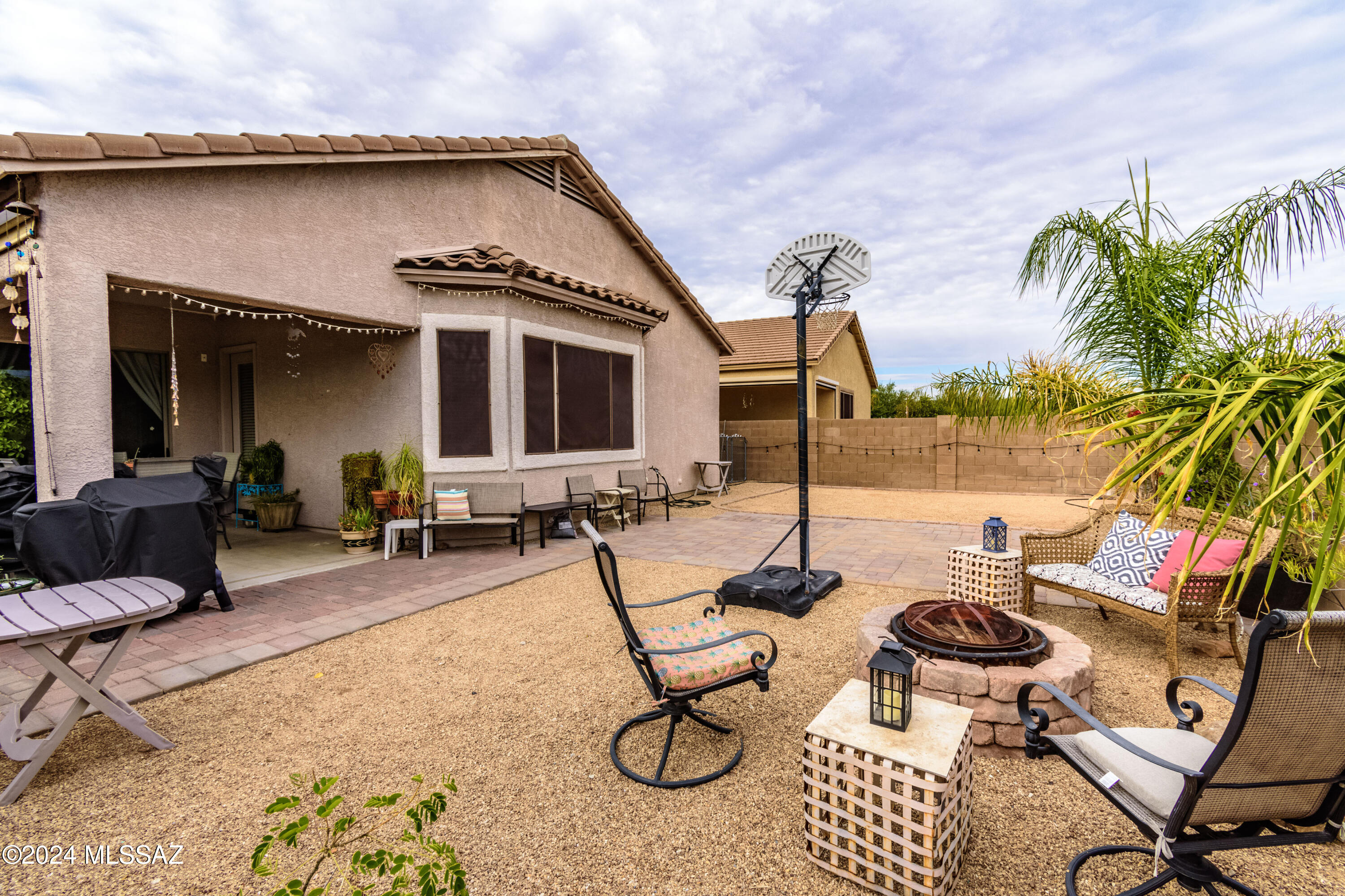 Rancho Vistoso NGHB 10 PCLS S,U & V - Residential