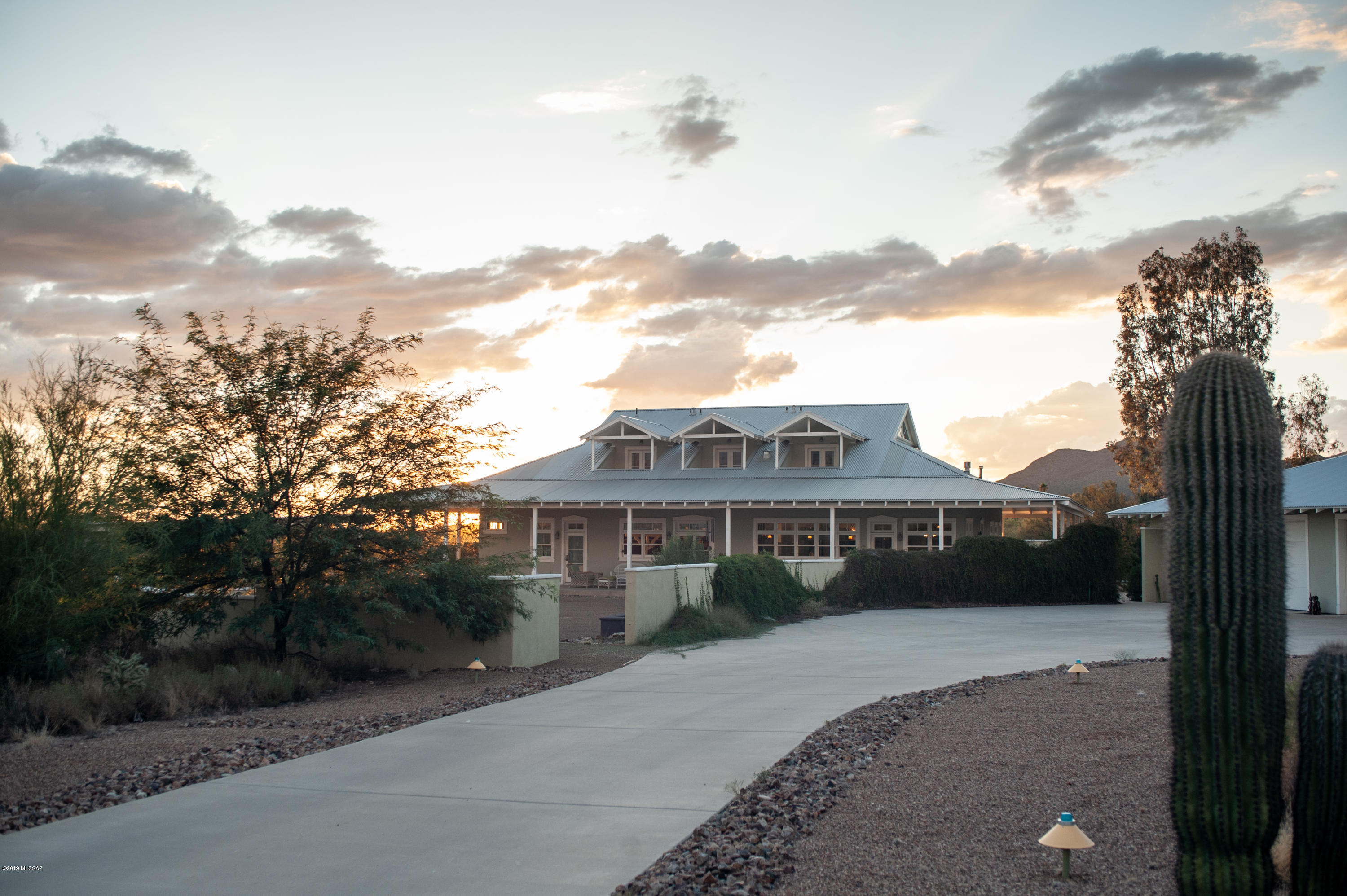 La Cholla Airpark - Residential