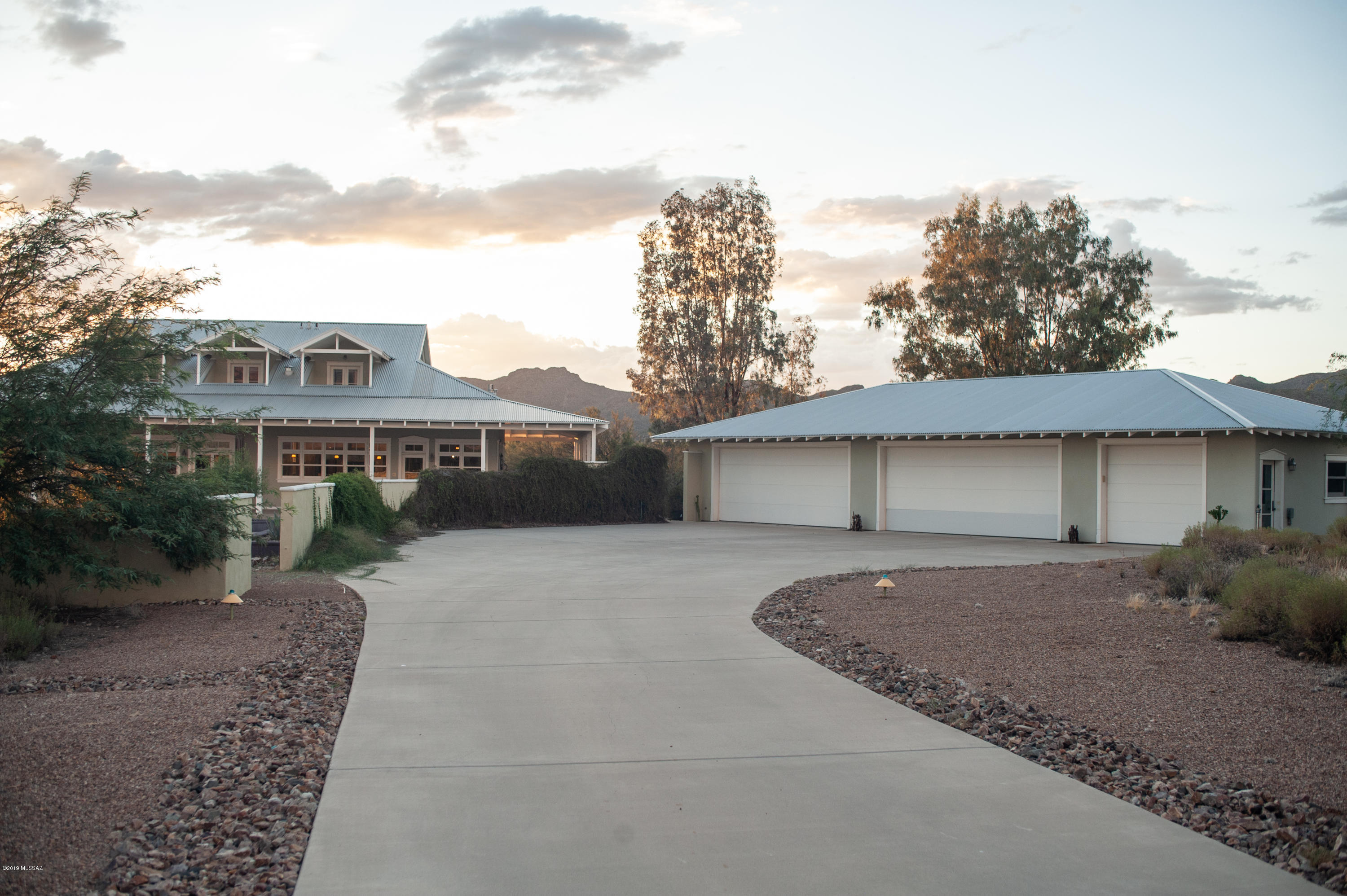 La Cholla Airpark - Residential