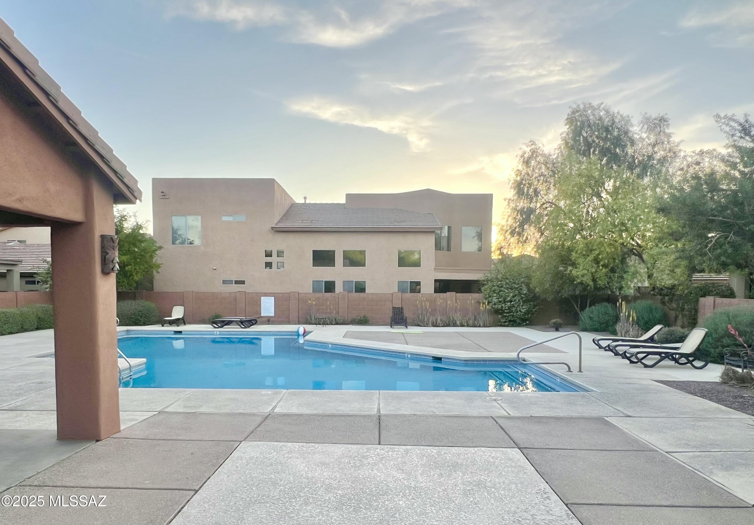 Hacienda Del Rio (1-118) - Residential