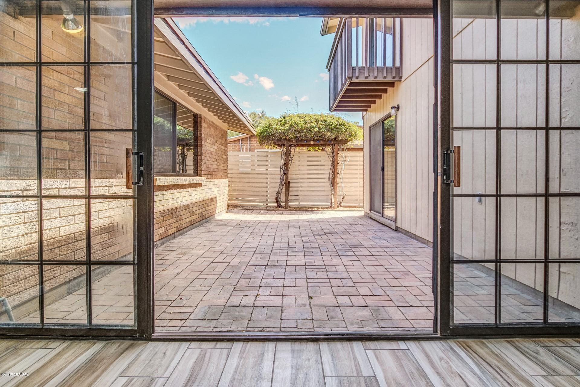 Vista Del Lago - Residential