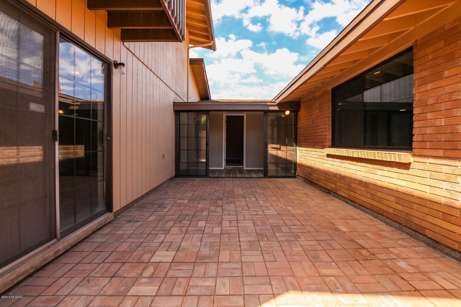 Vista Del Lago - Residential