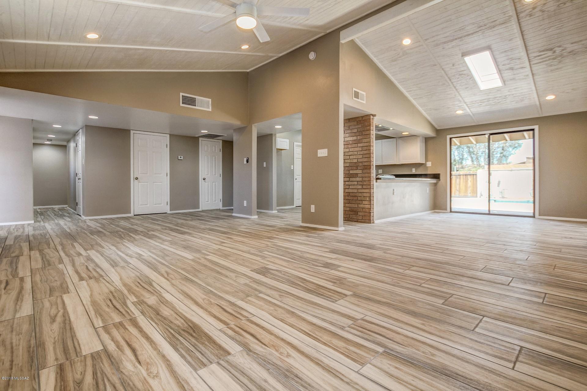 Vista Del Lago - Residential