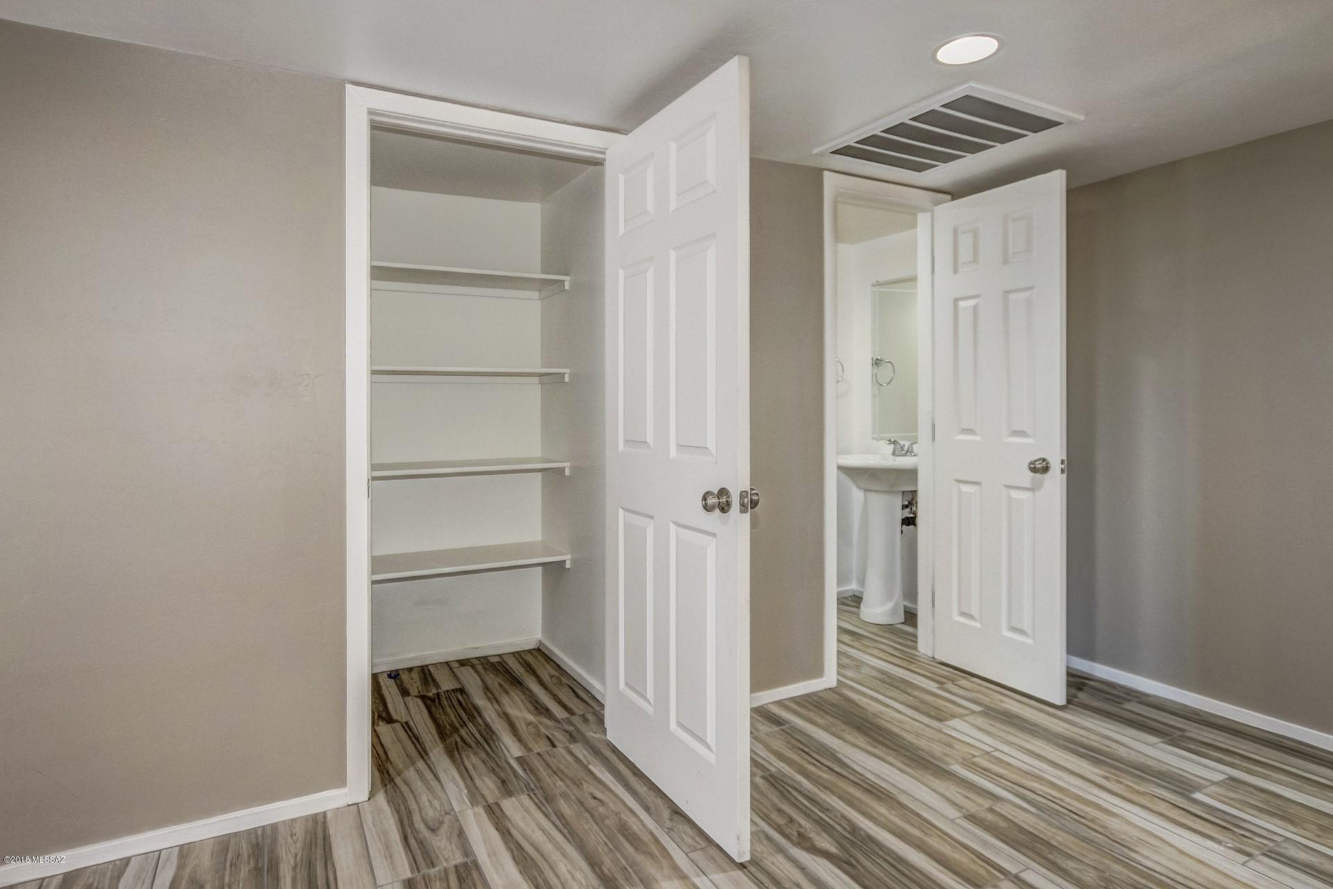 Vista Del Lago - Residential