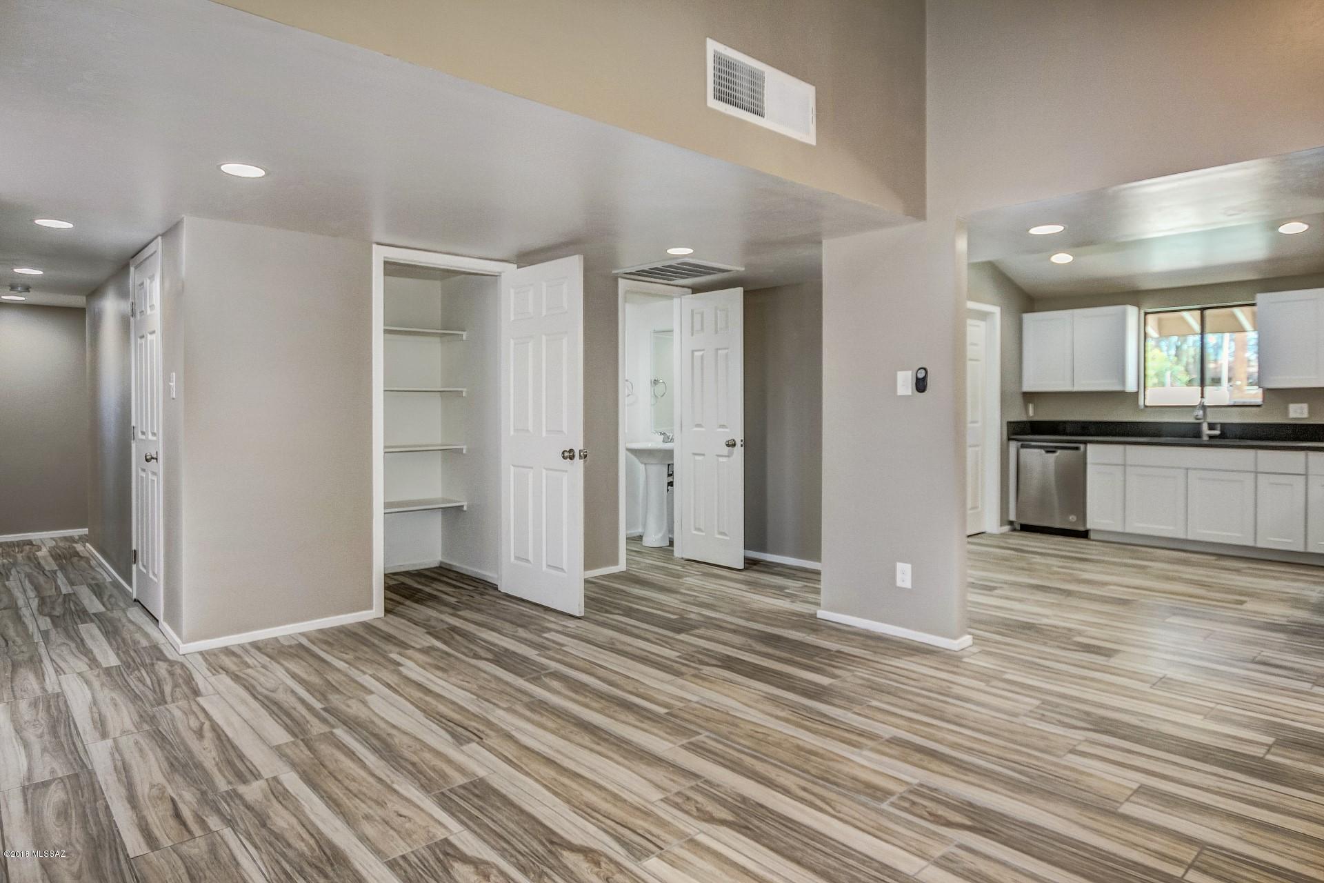 Vista Del Lago - Residential