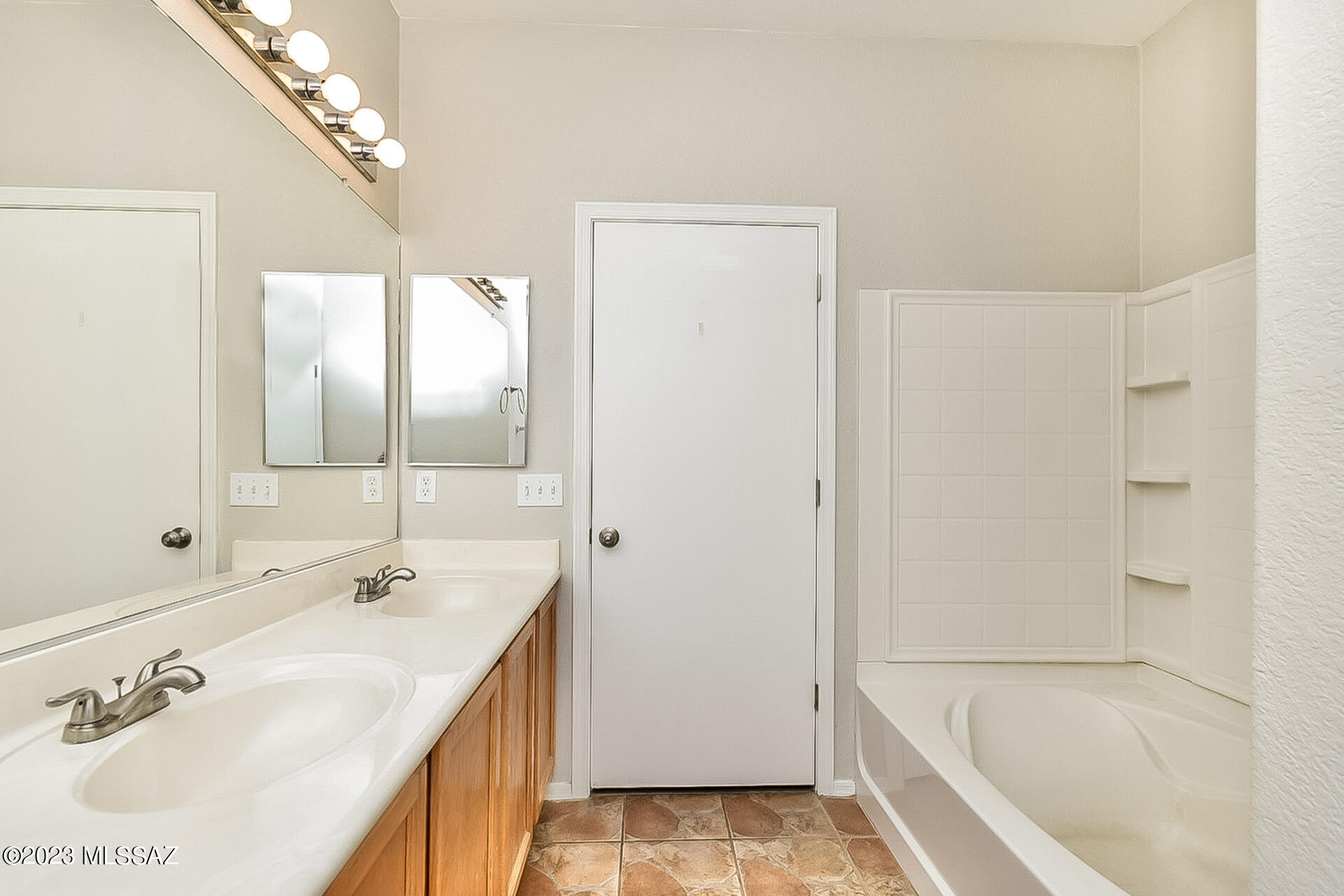 Rillito At La Cholla (1-133) - Residential Lease