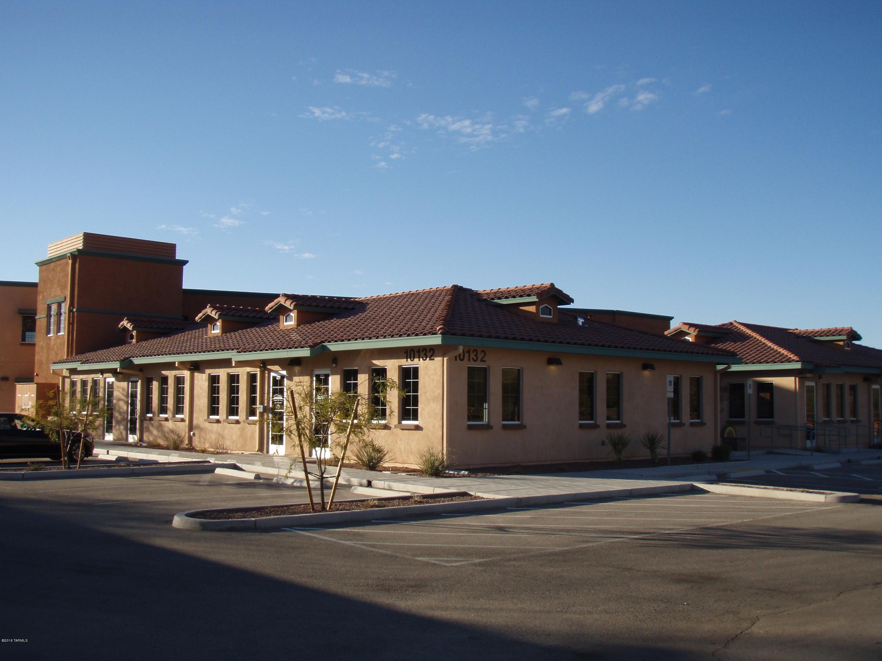 Price for Quick Sale. last 2 units for sale by   original developer  7 Cap Rate in Oro Valley with Pusch Ridge views. Best 1200 square foot Suite at San Jose Plaza, many upgrades.. Great floor plan: 3 offices with restroom. End Suite with lots of the windows.  Net Operating income- $23,190 (Tenant pays all Expenses- NNN Lease) .
Long term Tenant. DO NOT DISTURB TENANT!!!!!!!.