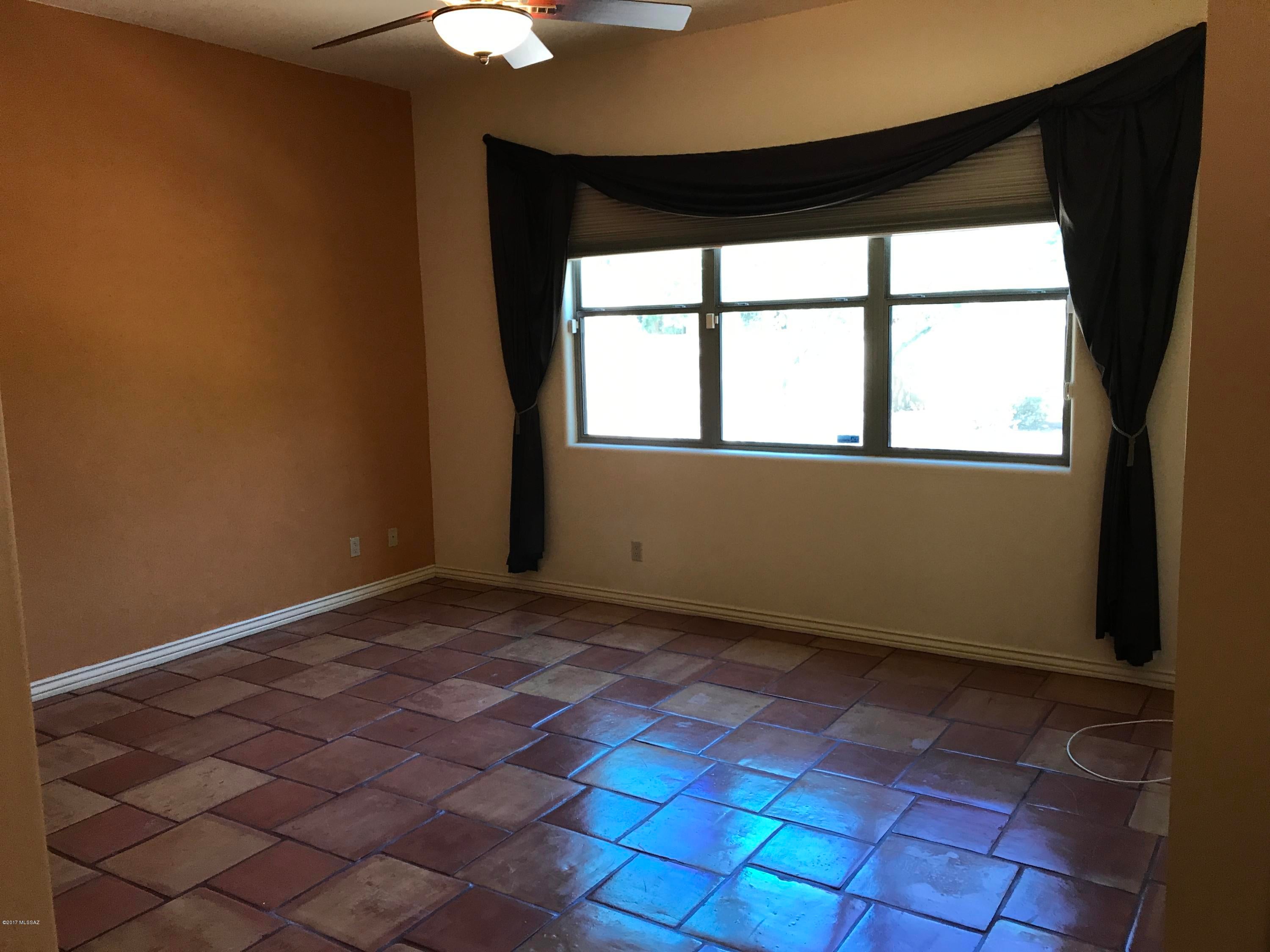 Colonial Trails (1-35) - Residential Lease