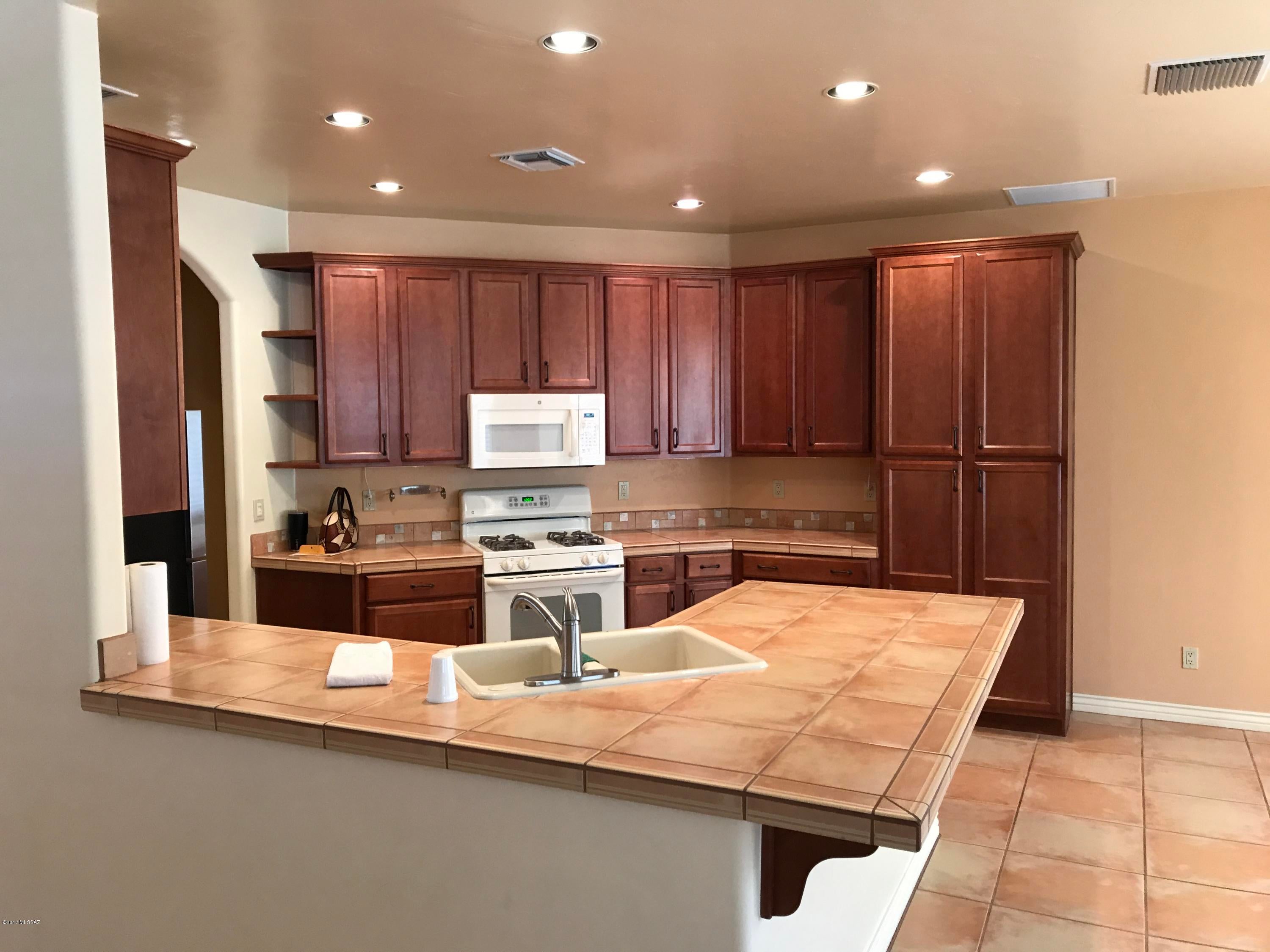 Colonial Trails (1-35) - Residential Lease
