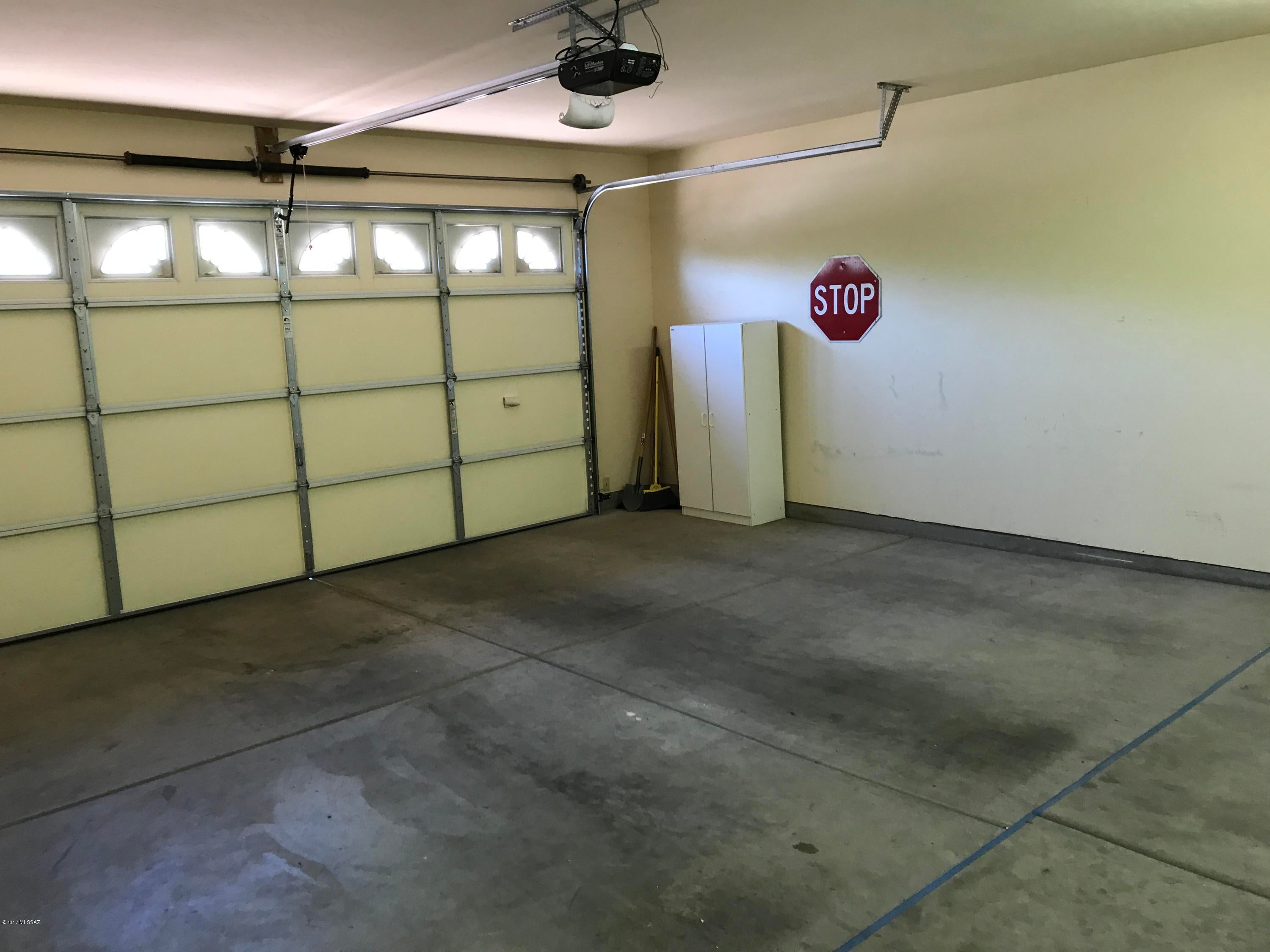Colonial Trails (1-35) - Residential Lease