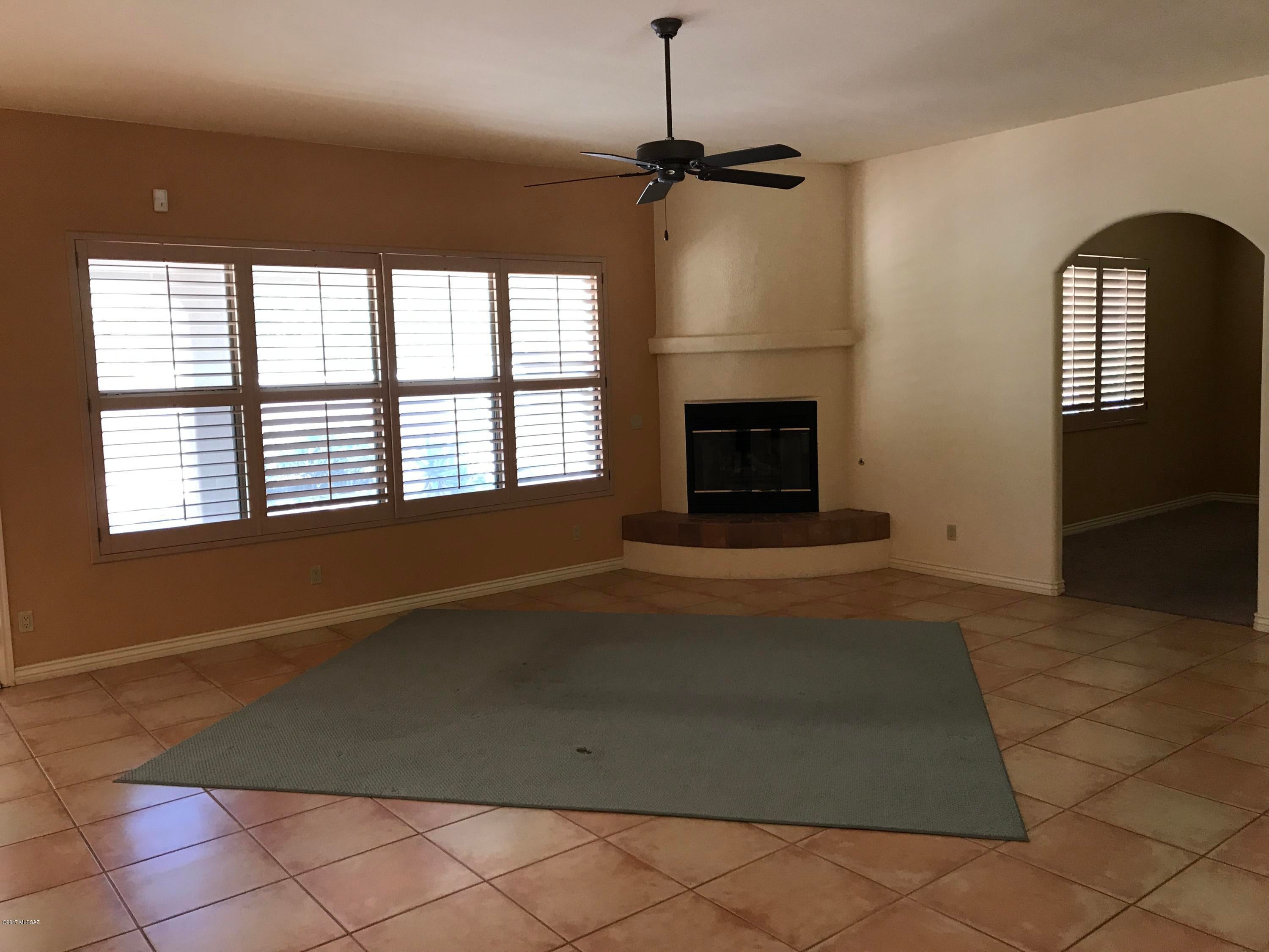 Colonial Trails (1-35) - Residential Lease