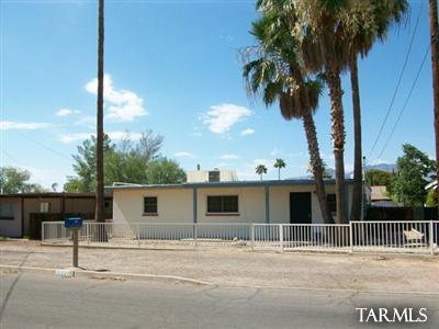 Home is on one of the nicest streets in Midtown. This Ranch style home is built for informal, relaxed lifestyles, open space design, newly tiled porcelain floors, fresh paint, recent electrical, wooden blinds/ matching baseboards & much more. Cable-ready Ramada in a huge back yard!