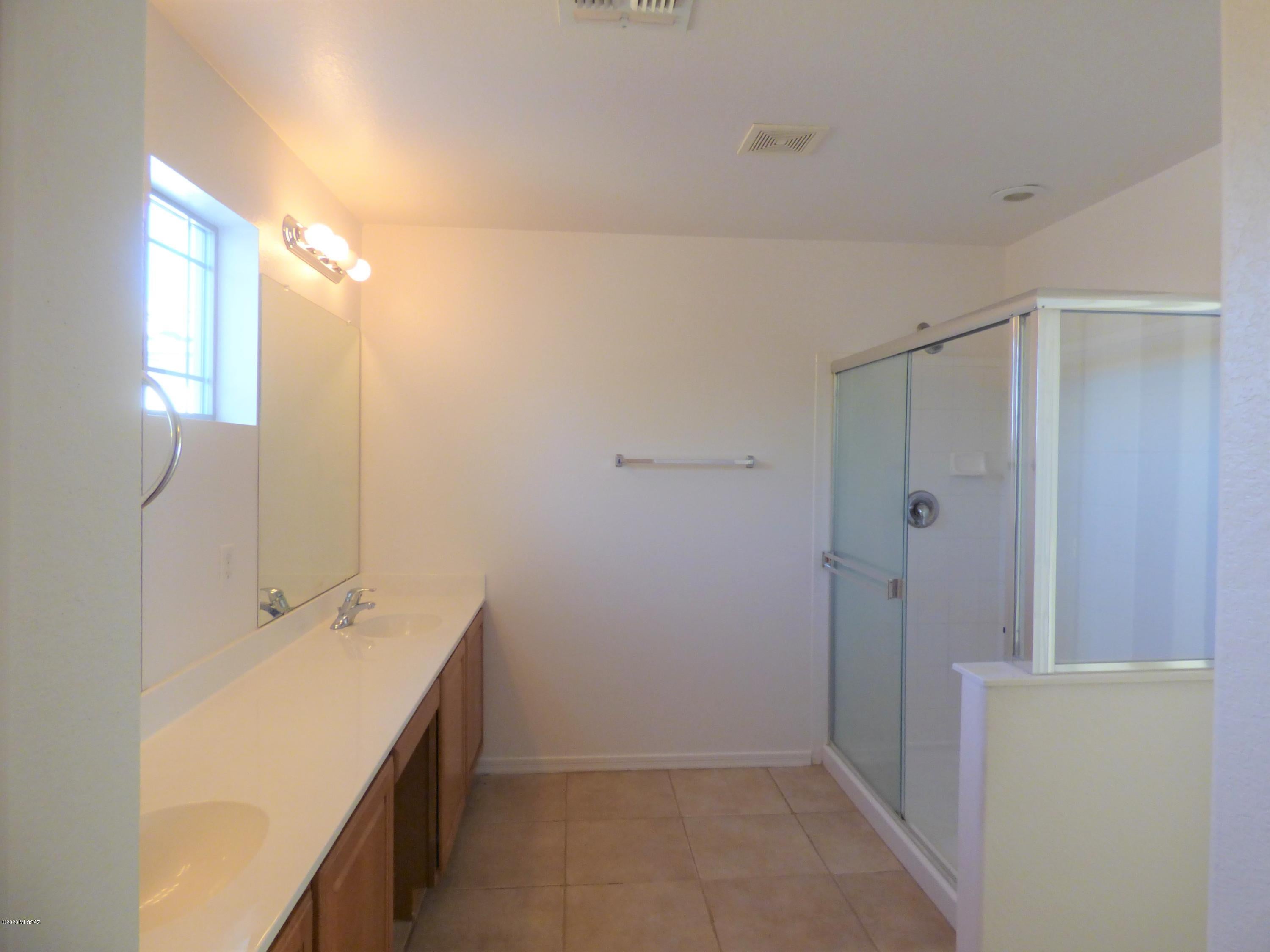 Presidio De Cancion (1-200) - Residential Lease
