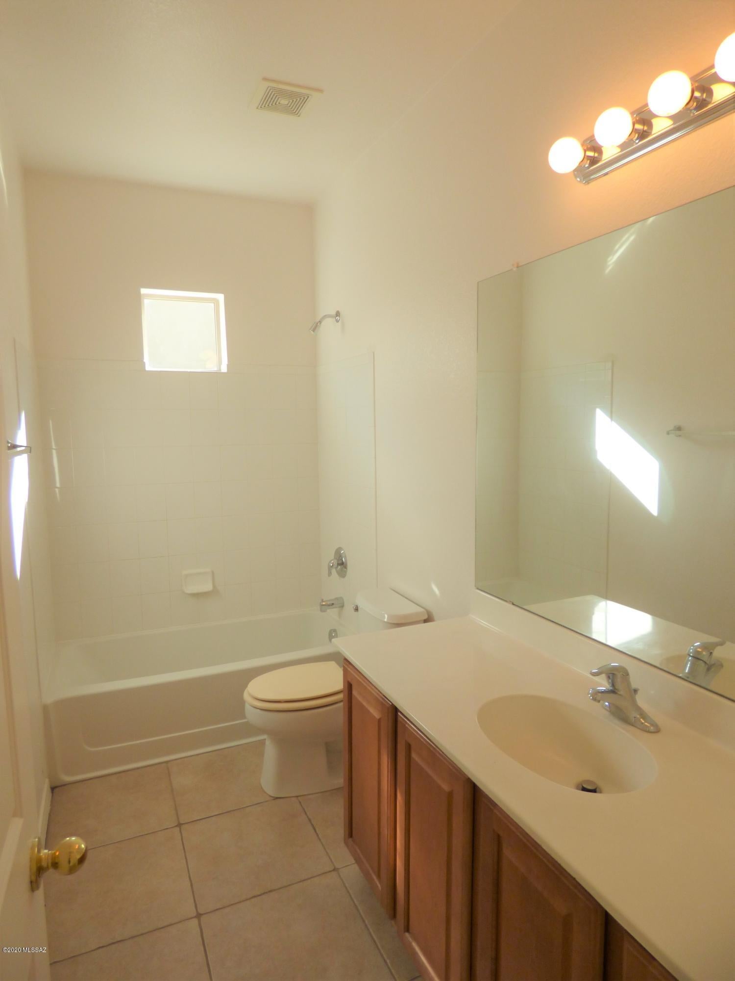 Presidio De Cancion (1-200) - Residential Lease