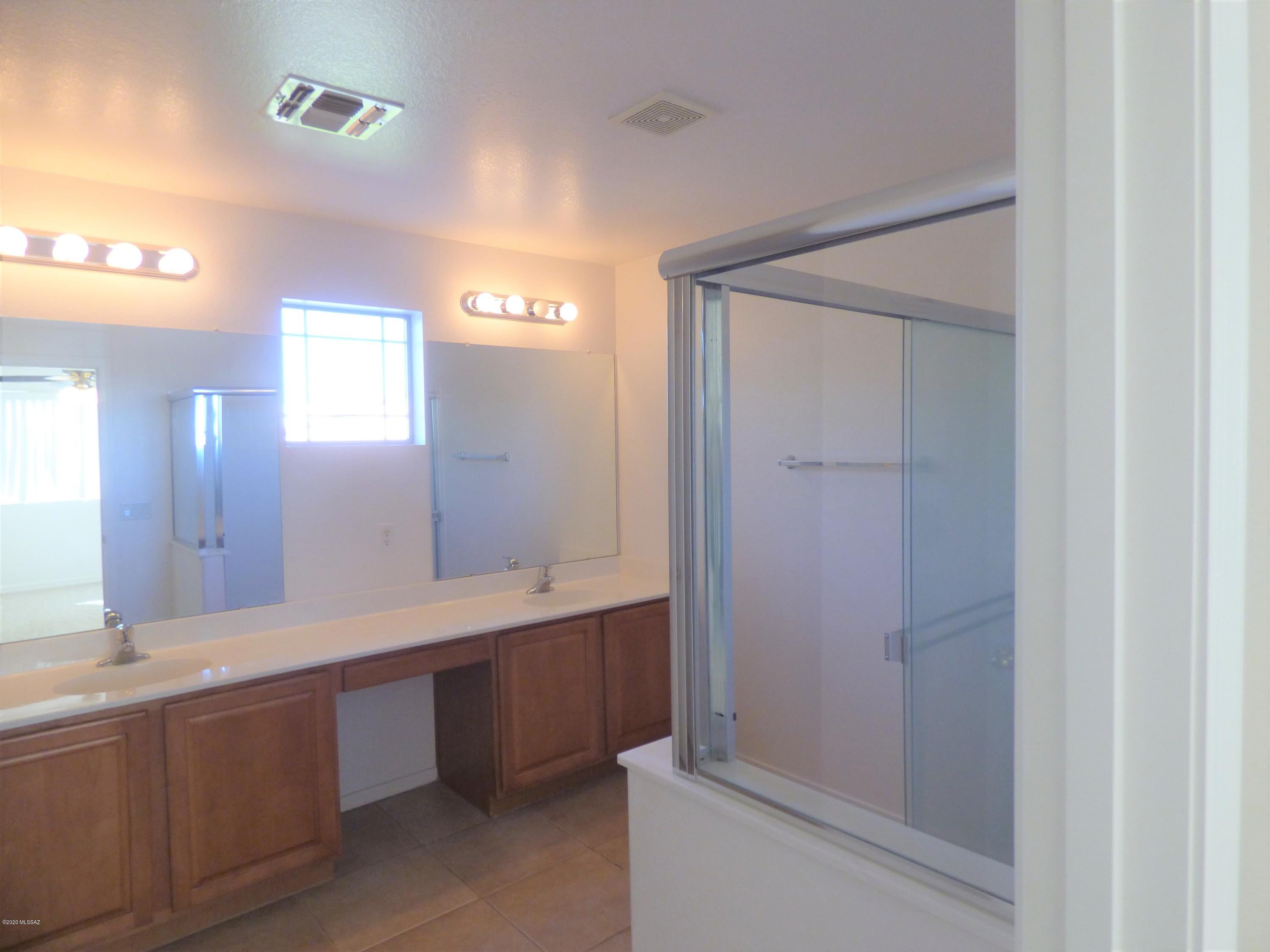 Presidio De Cancion (1-200) - Residential Lease