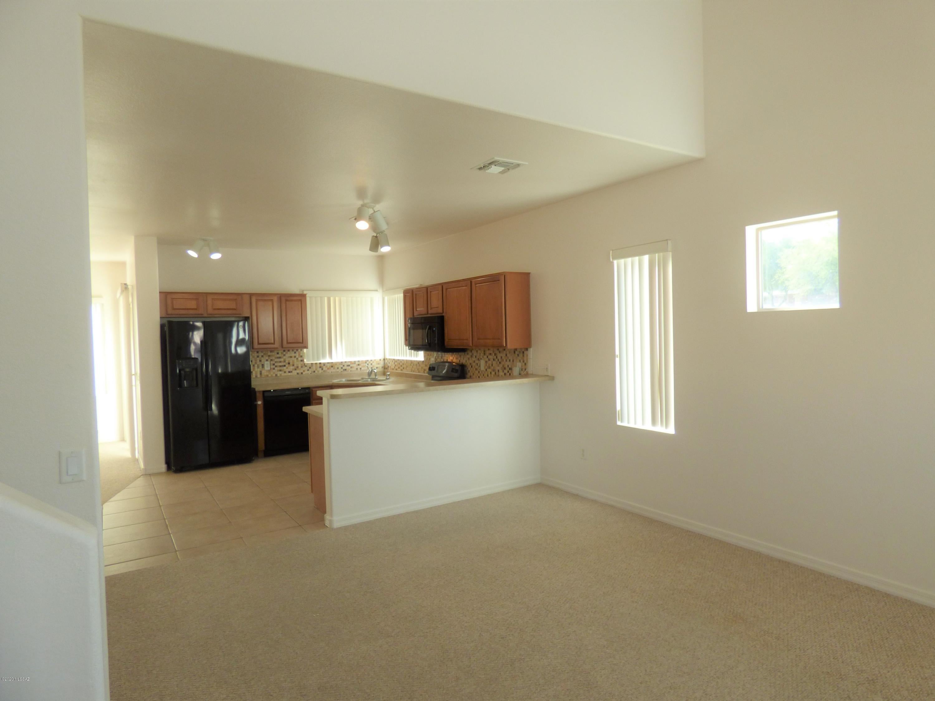Presidio De Cancion (1-200) - Residential Lease