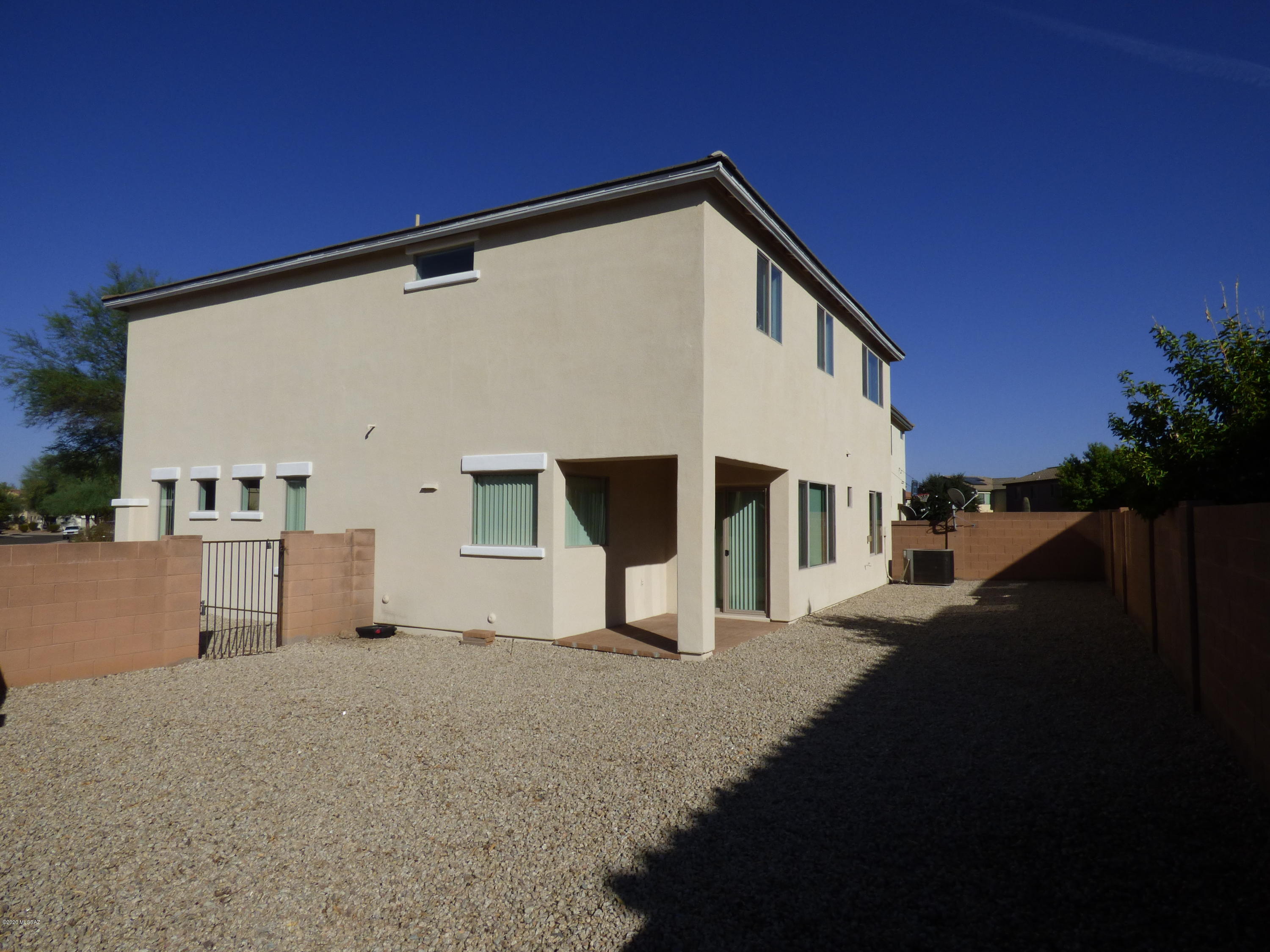 Presidio De Cancion (1-200) - Residential Lease