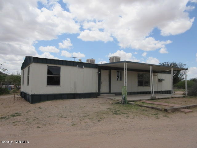 Great buy.  This is a 3 bedroom / 2 bathroom mobile home on a acre lot.  Lots of flat usable ground.  This is just the right buy for the buyer that is looking for a large lot to let his or her imagination run wild.  Don't let this one get away.  Online bidding begins 01/09/16 and ends 01/13/16.