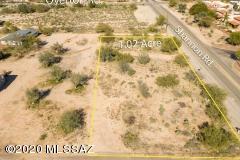 Seller financing available until time of construction. Flat buildable 1.02 acre lot for modular and site-built home located in very convenient area of town.  Water at lot.  Gas and electrical available.  No HOA.  Survey has been completed and corners are staked.  Must follow directions; Shannon and Overton-south about.25 mile then west on Beehive Lane, Lot 1 is immediately on right.