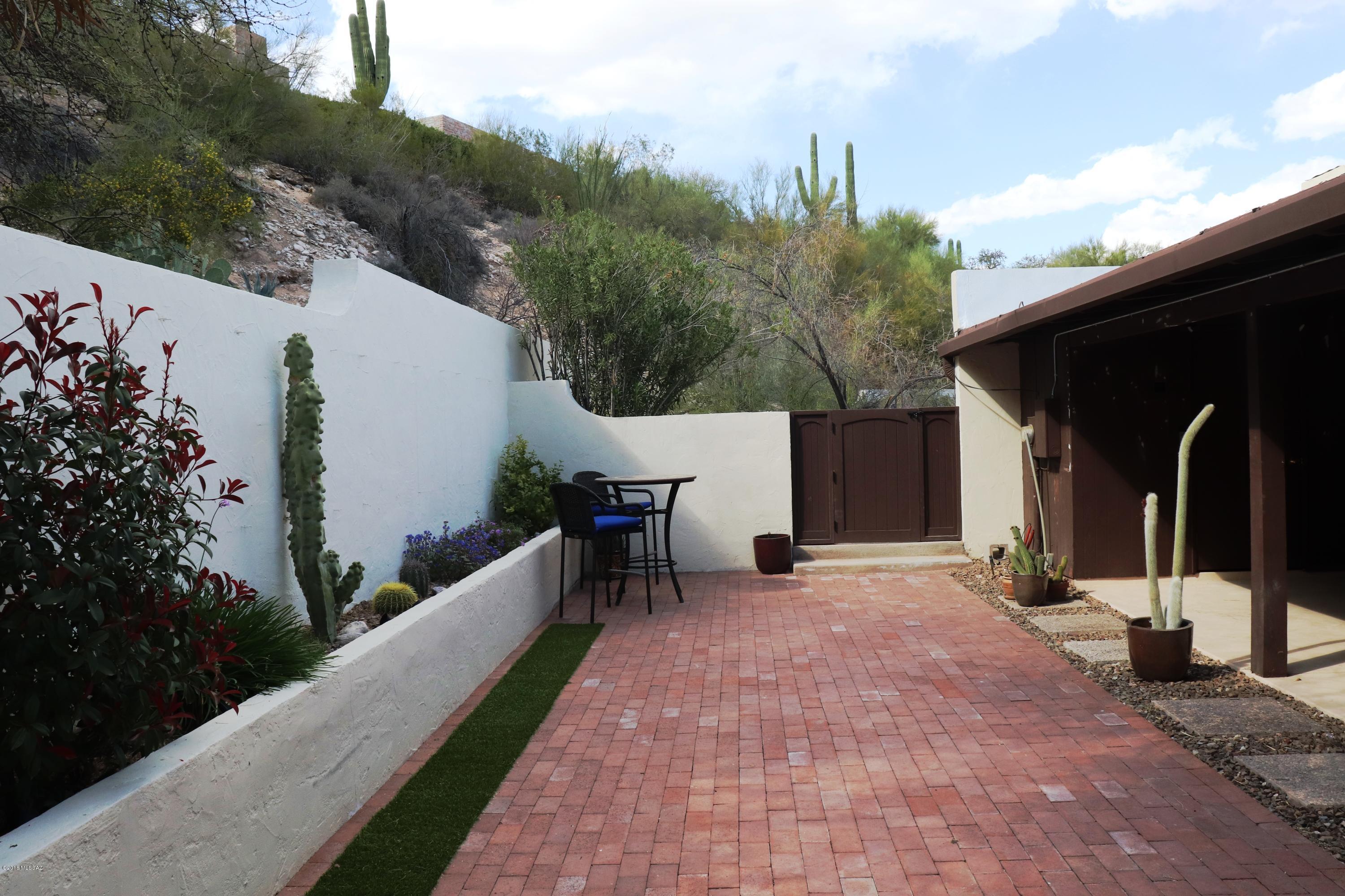 Via Entrada Townhouses - Residential Lease