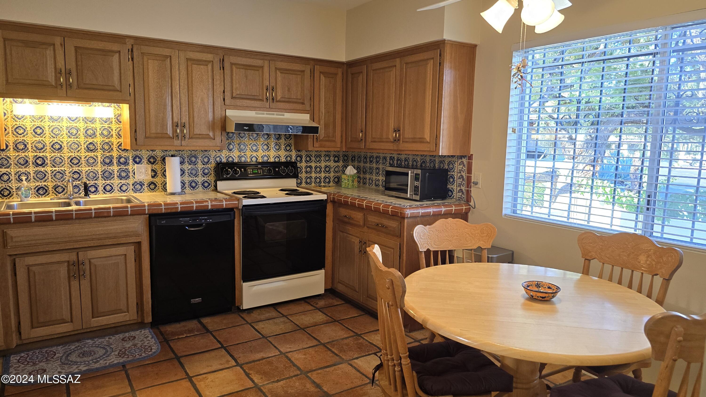 Via Entrada Townhouses - Residential Lease