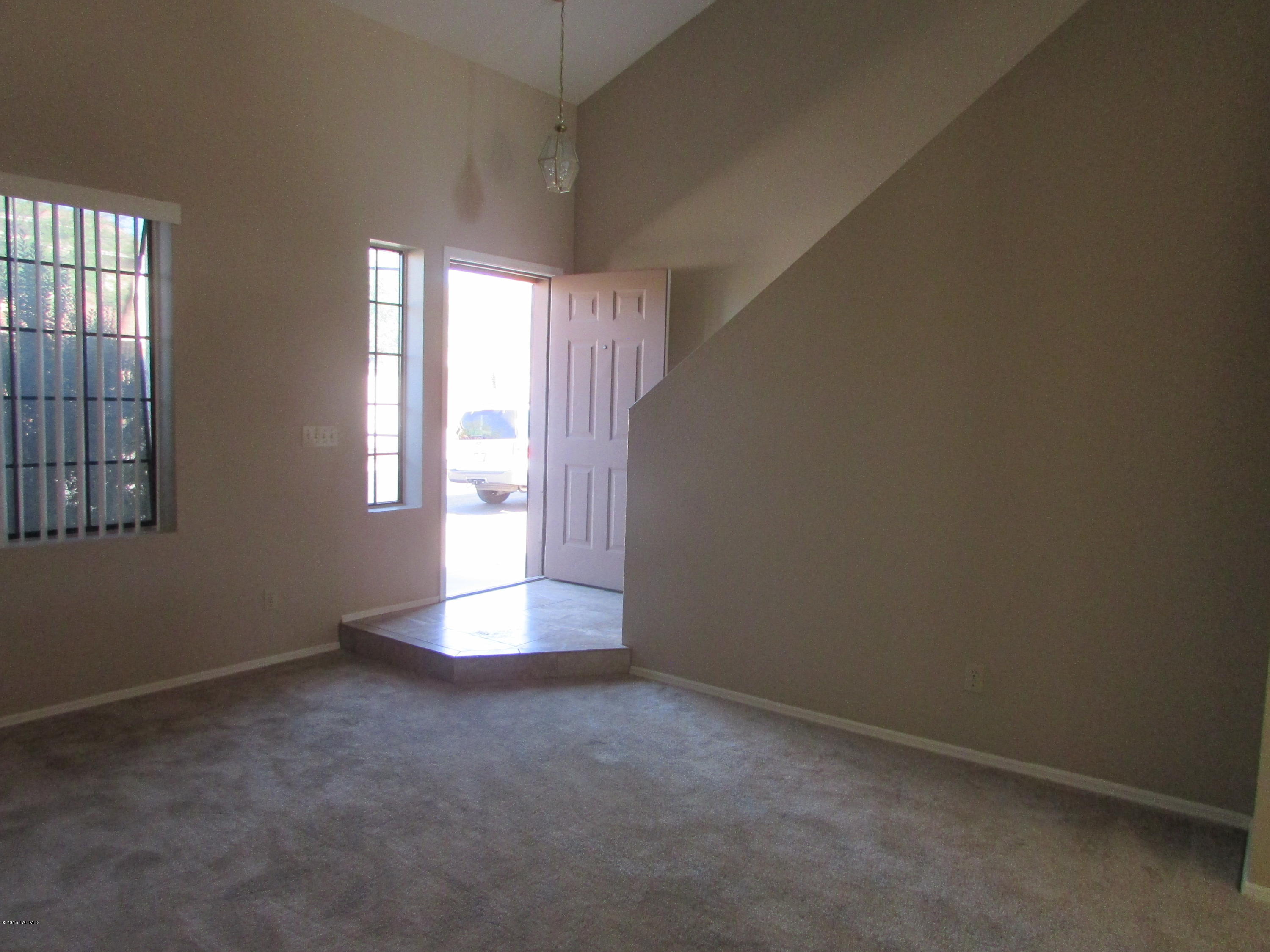 Country Club(1-221) - Residential Lease