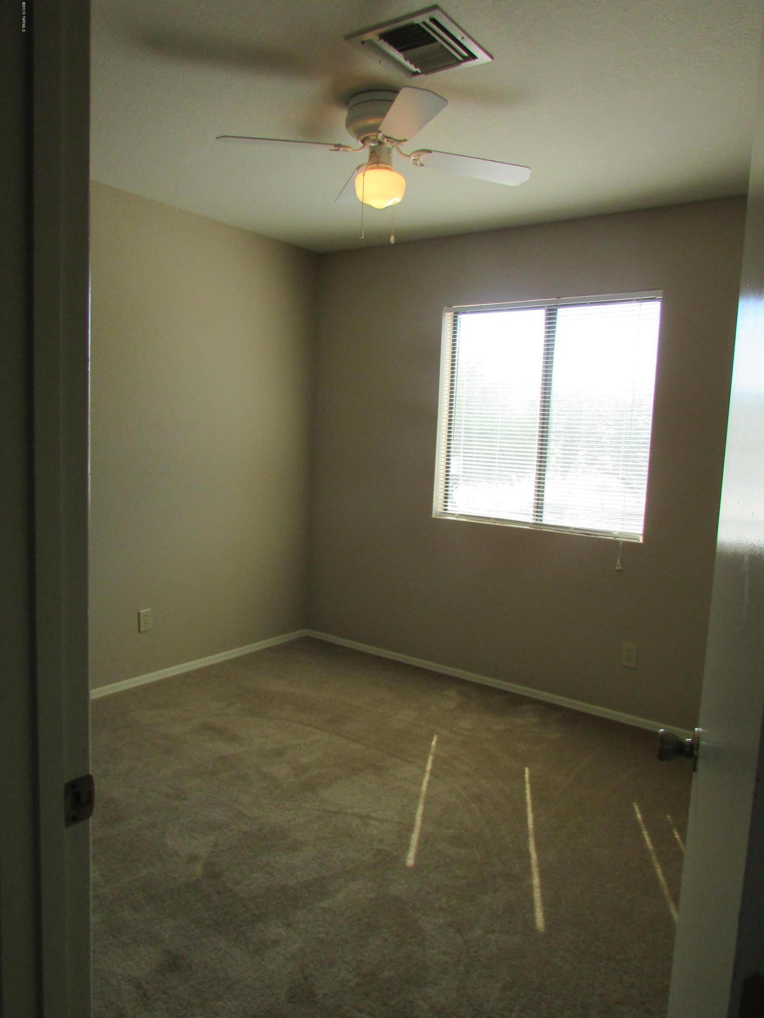 Country Club(1-221) - Residential Lease
