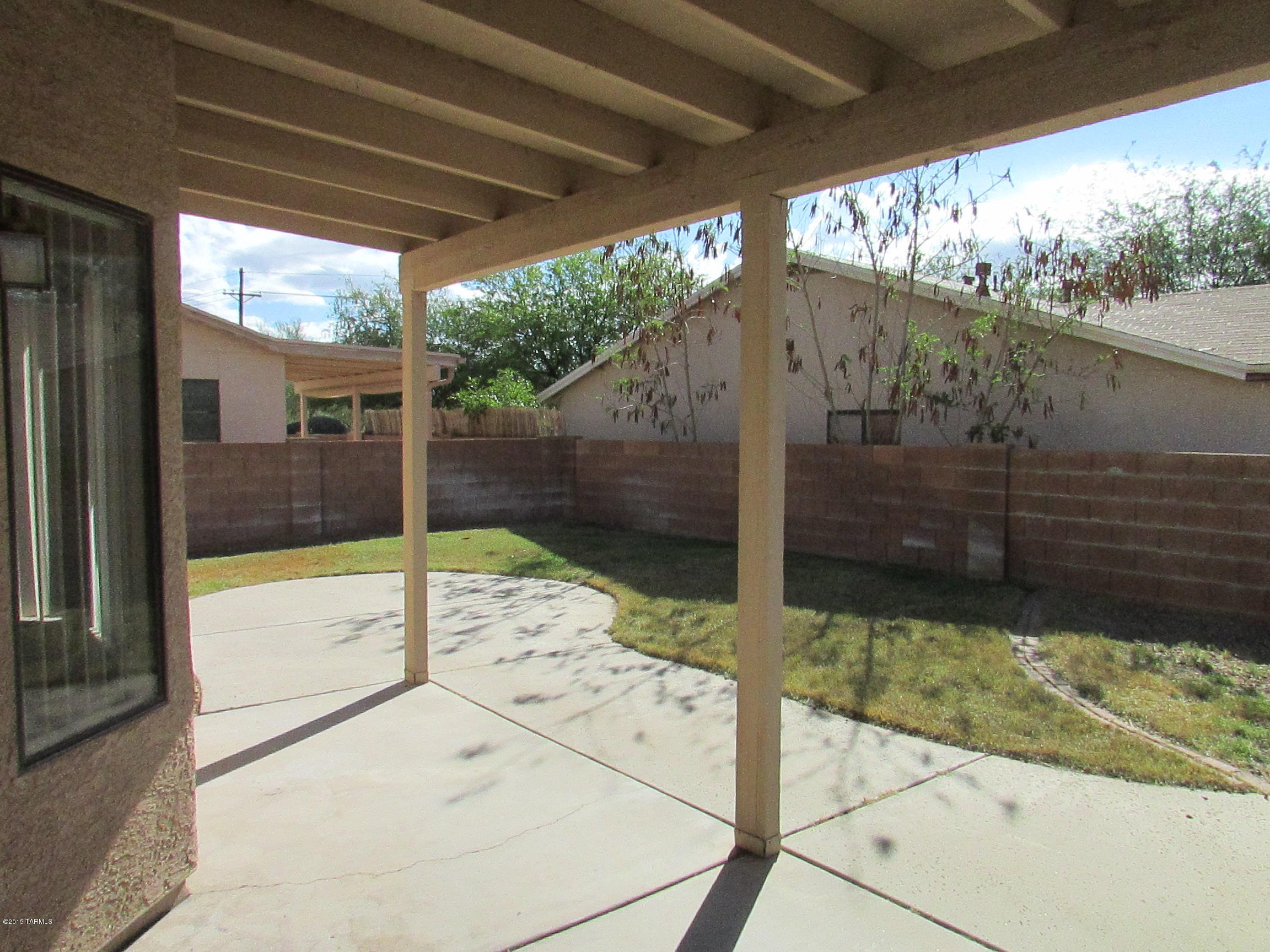 Country Club(1-221) - Residential Lease