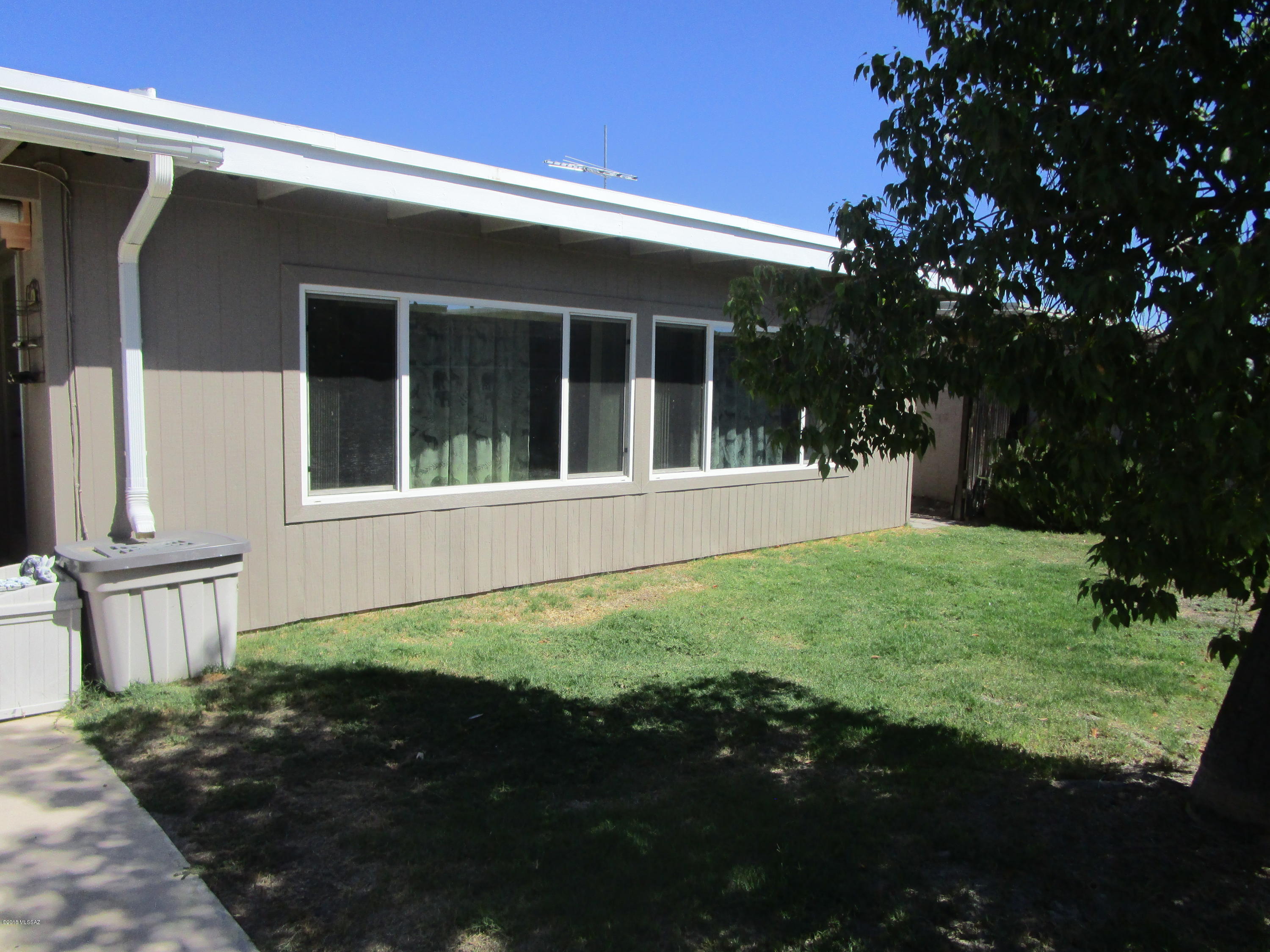 Broadway East (1-112) - Residential