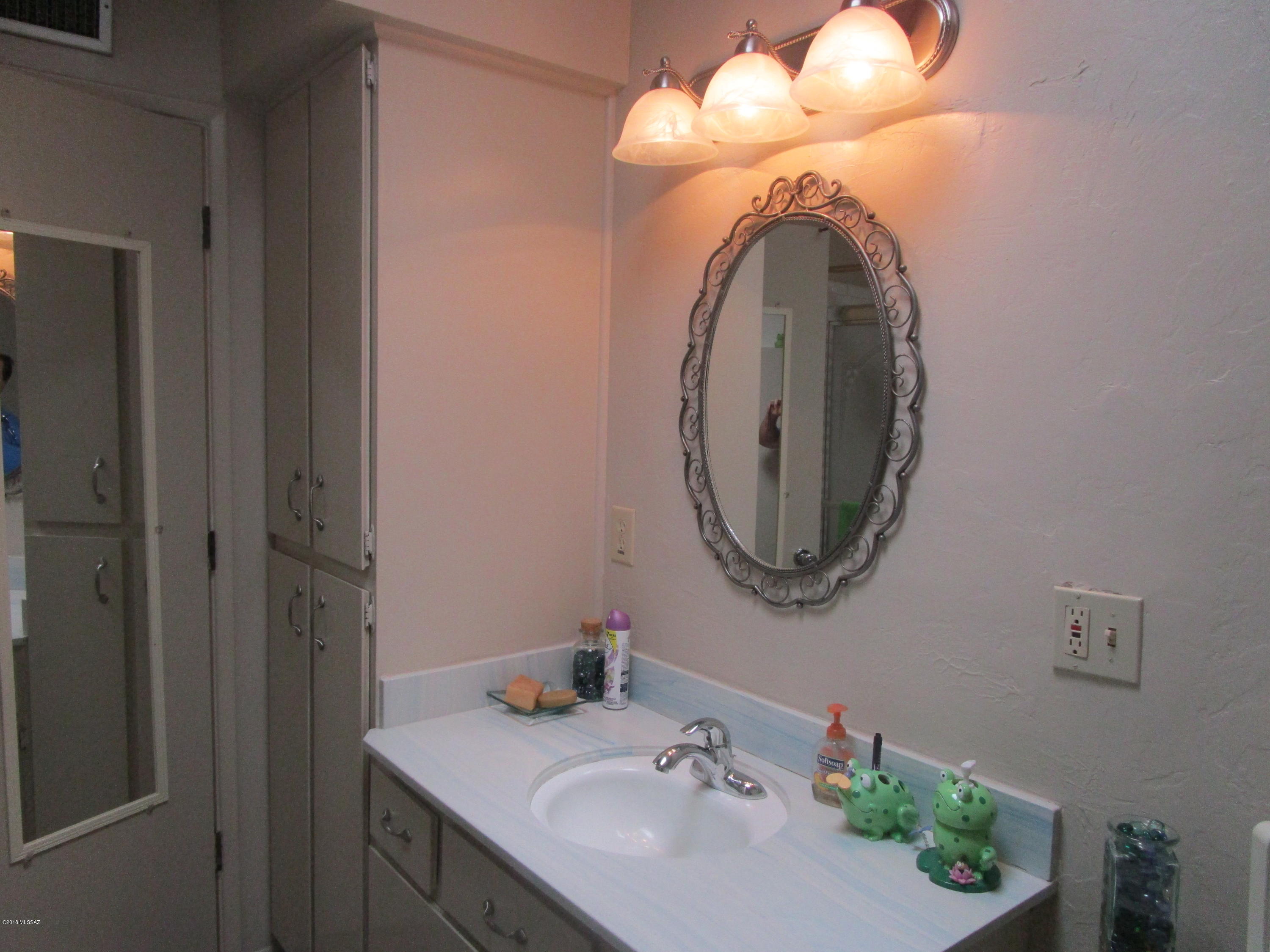 Broadway East (1-112) - Residential
