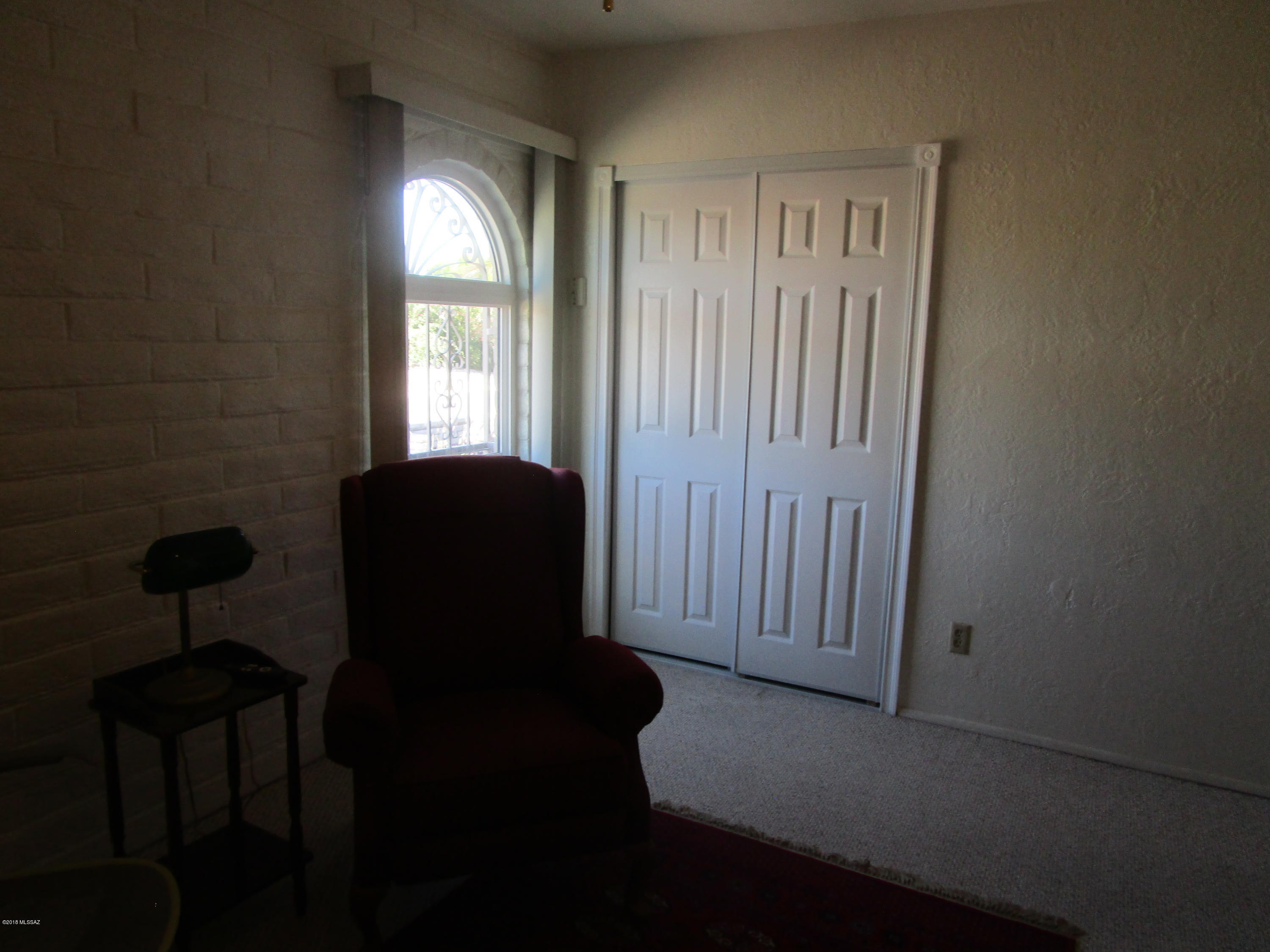 Broadway East (1-112) - Residential