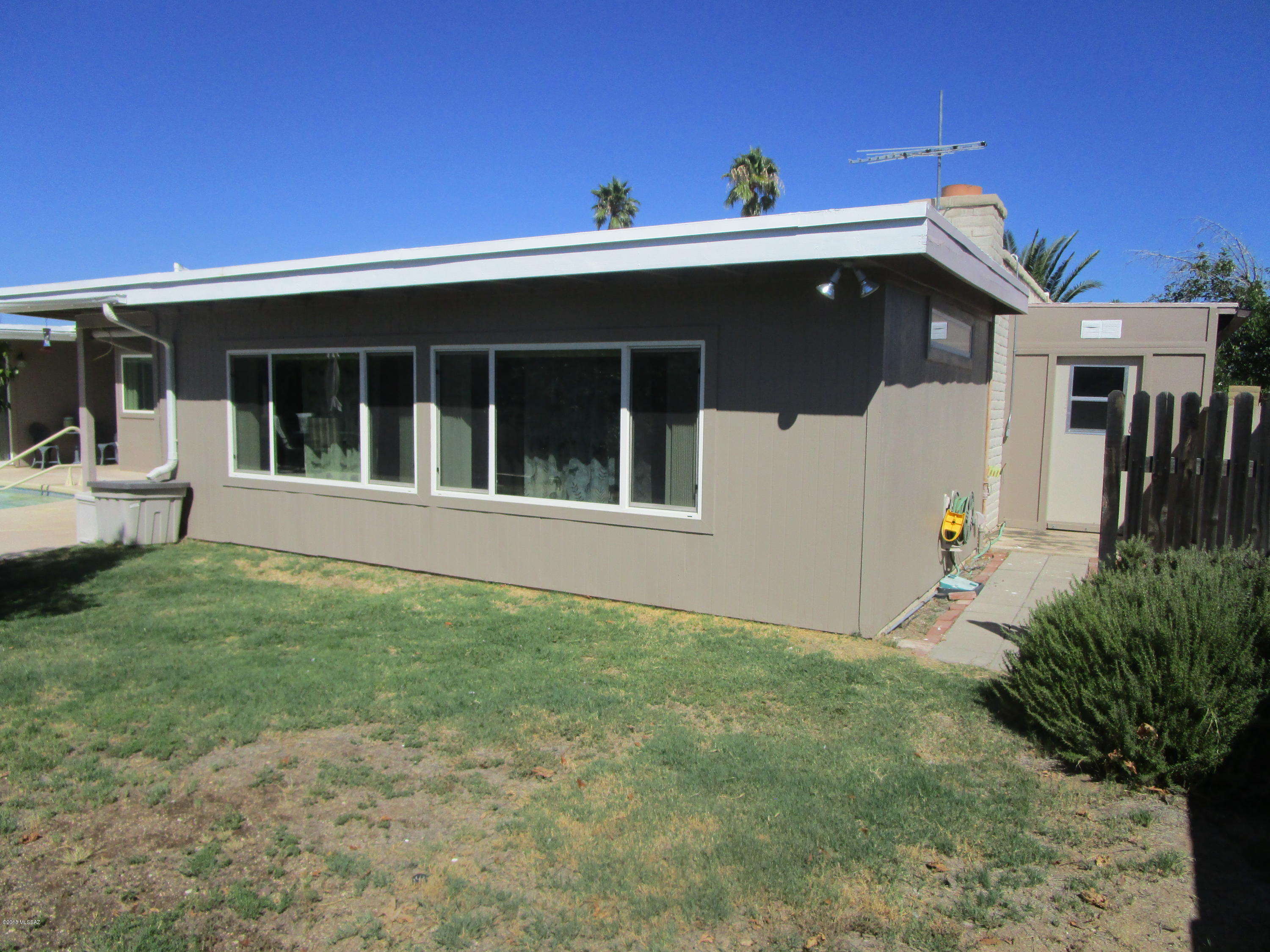 Broadway East (1-112) - Residential