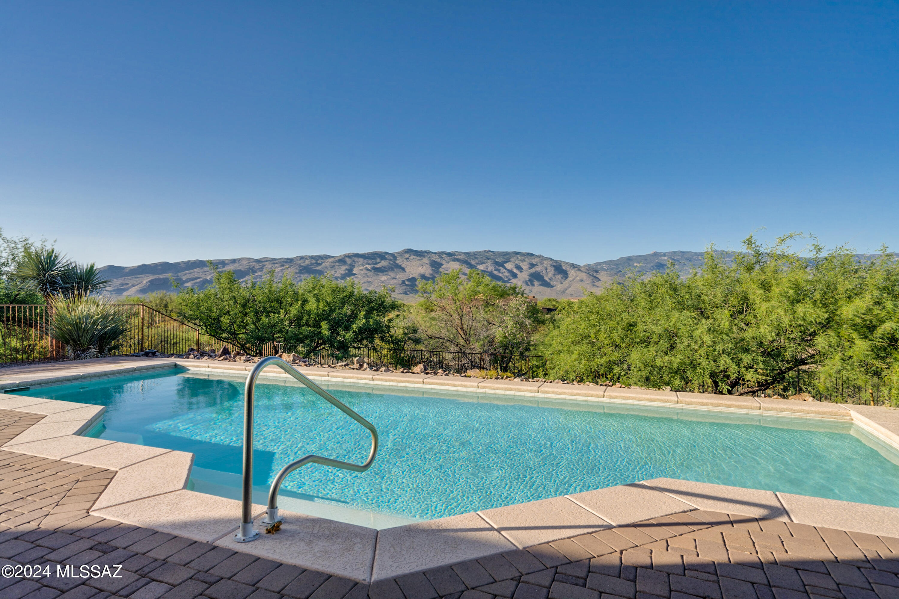 Coyote Creek (1-395) - Residential