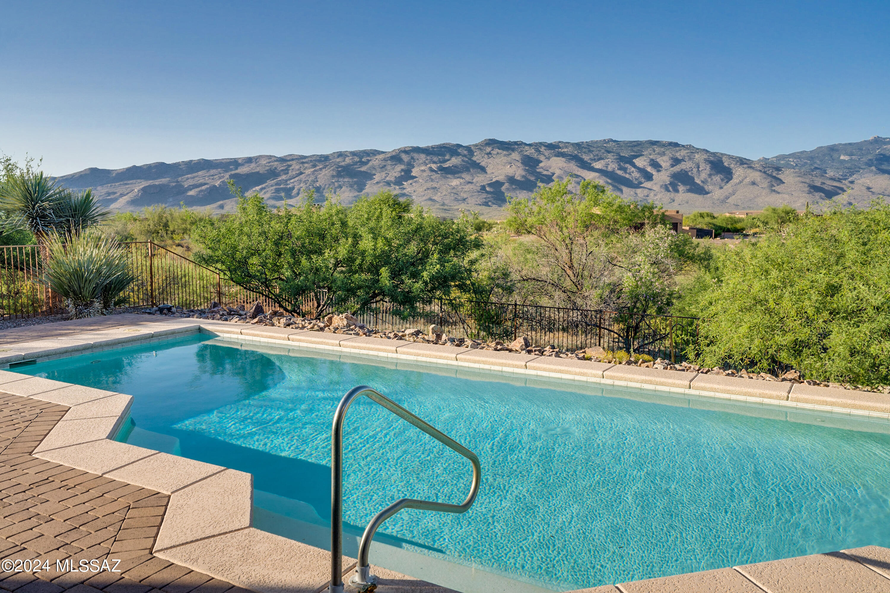 Coyote Creek (1-395) - Residential
