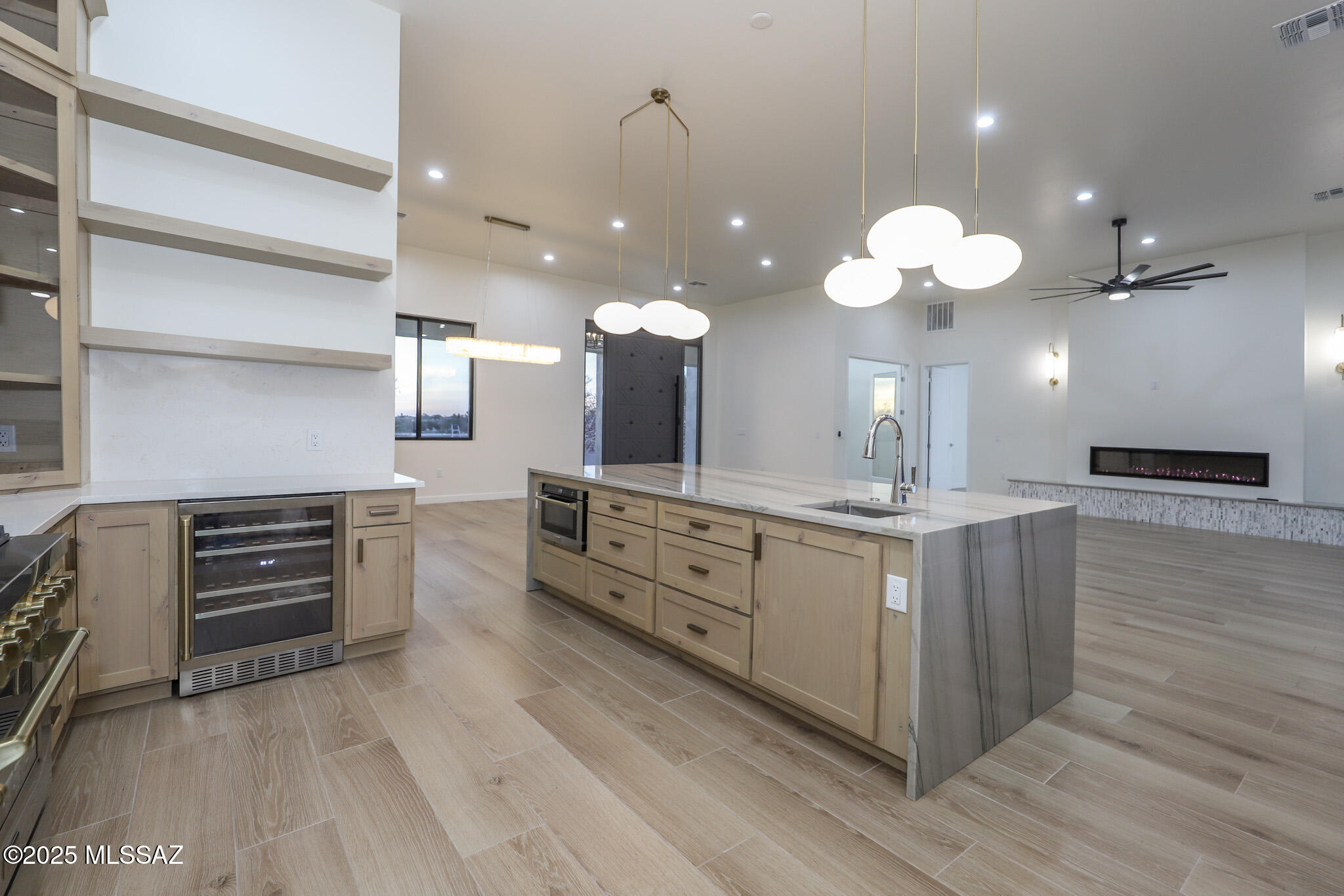 Tecolote De Oro (1-14) - Residential