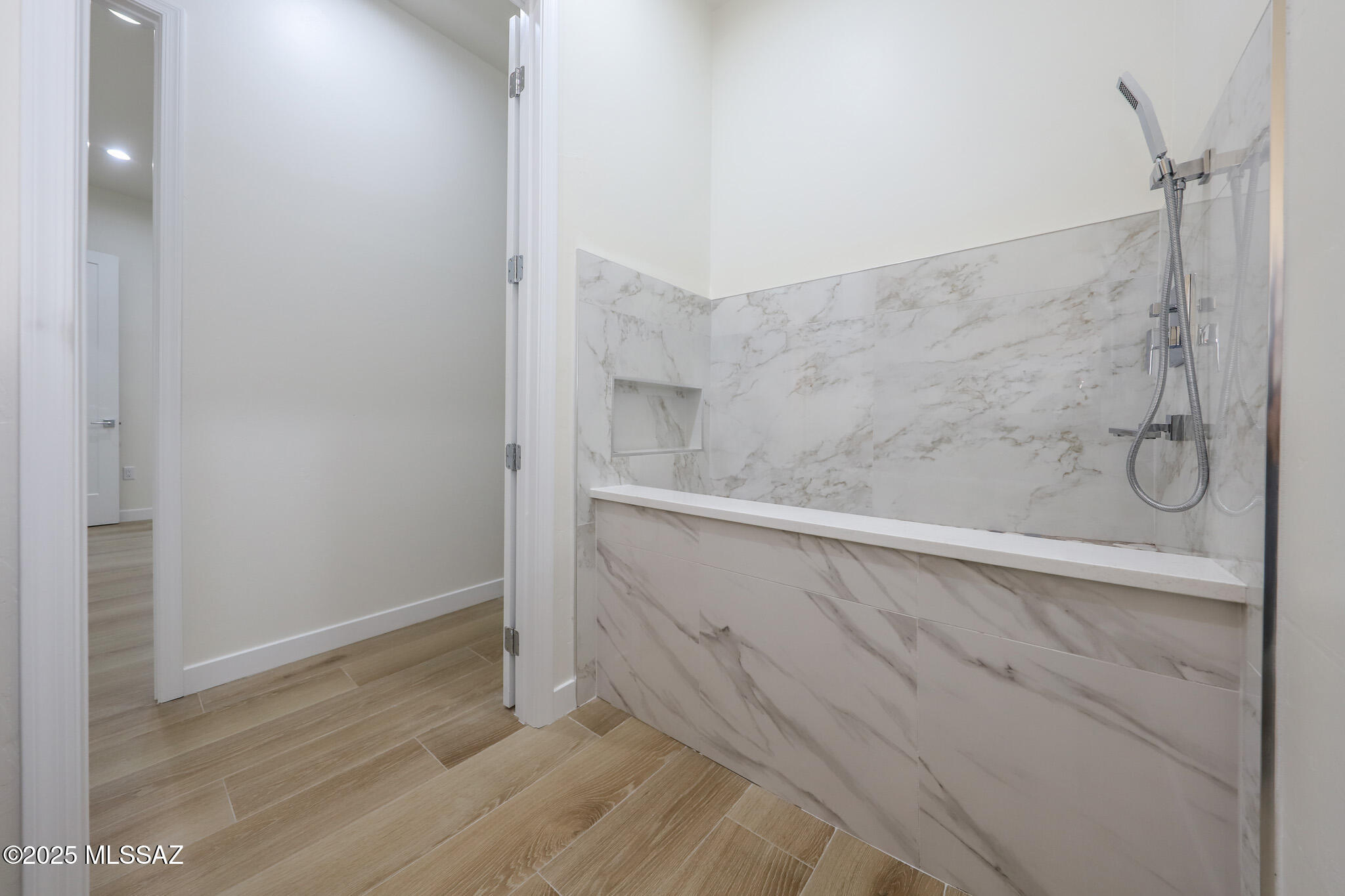 Tecolote De Oro (1-14) - Residential