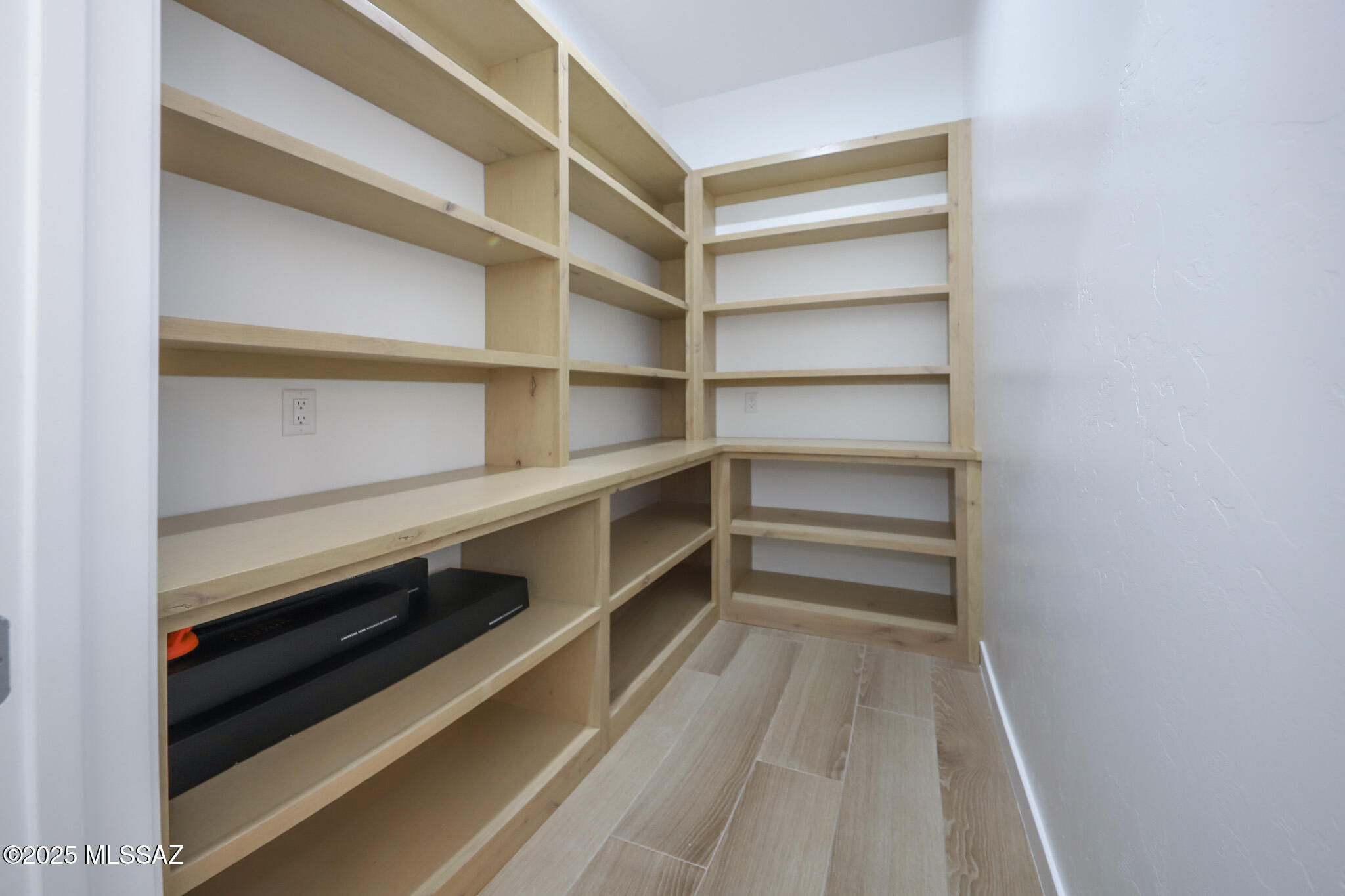 Tecolote De Oro (1-14) - Residential