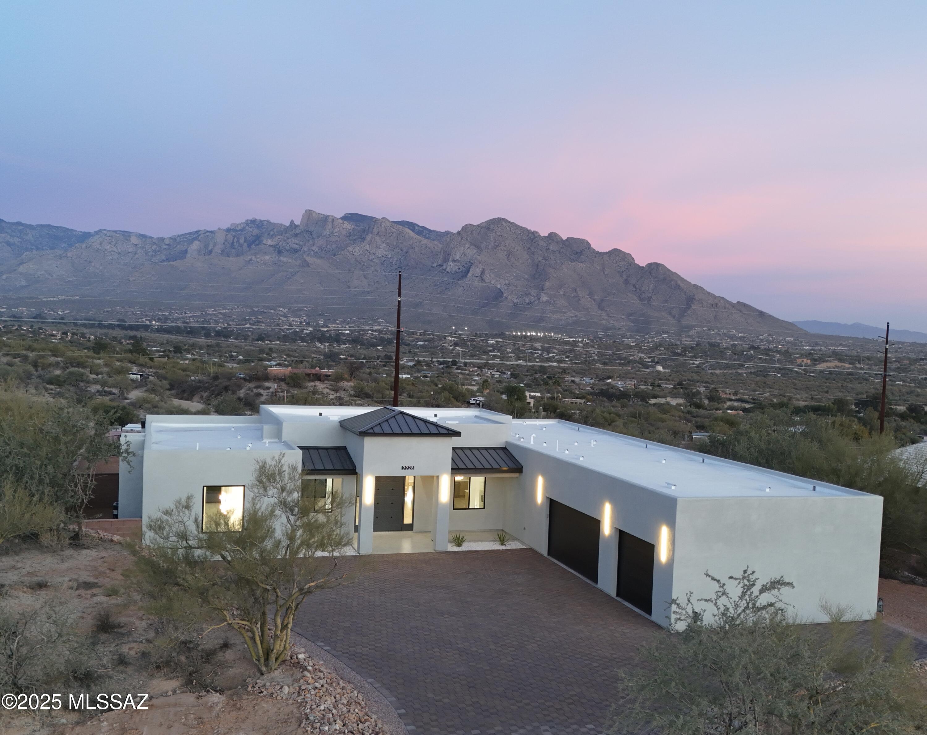 Seize this unique opportunity to own a 4- bedroom 4 -bathroom property. From the dramatic beautiful spacious kitchen, you'll enjoy luxury living. You'll be blown away by the open and airy feel. Big open kitchen with custom made cabinets, built out pantry, seven burner gas range, a massive quartzite island, this gourmet kitchen is an entertainers dream while the elegant dining room complete with a wine accent wall glass enclosed. The expansive owner's retreat features an opulent ensuite with a freestanding bathtub, a huge walk-in shower, double vanity and a sizeable custom-made closets. Entertain guests or simply enjoy the outdoors in the privacy of your own backyard oasis. Located near fantastic hiking trails, golfing, and much more. Don't miss out!!