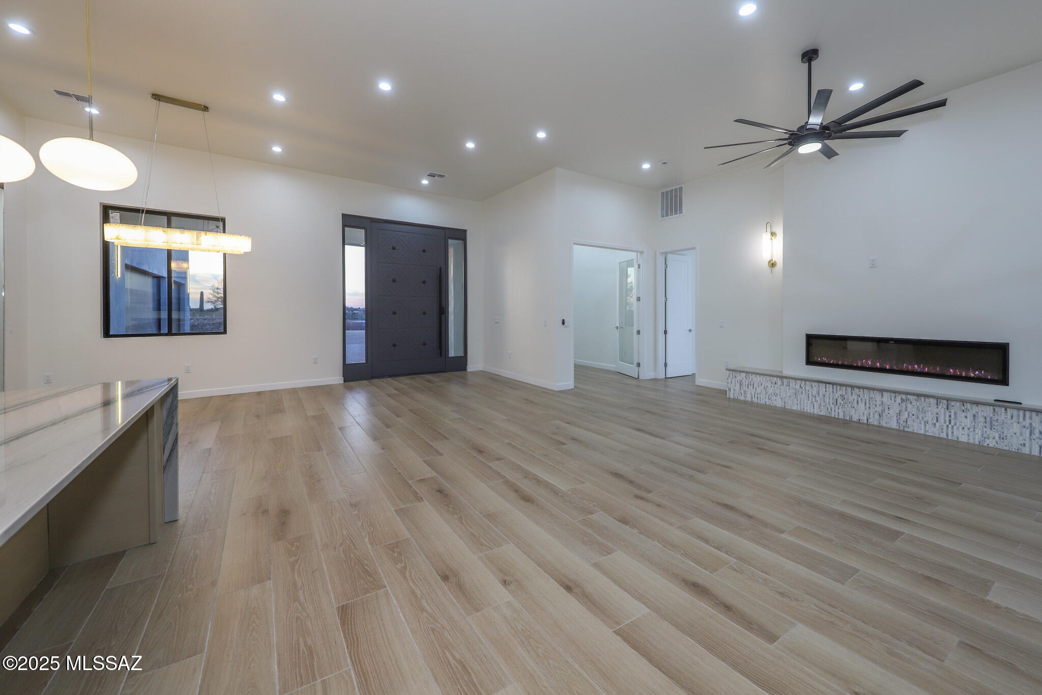 Tecolote De Oro (1-14) - Residential