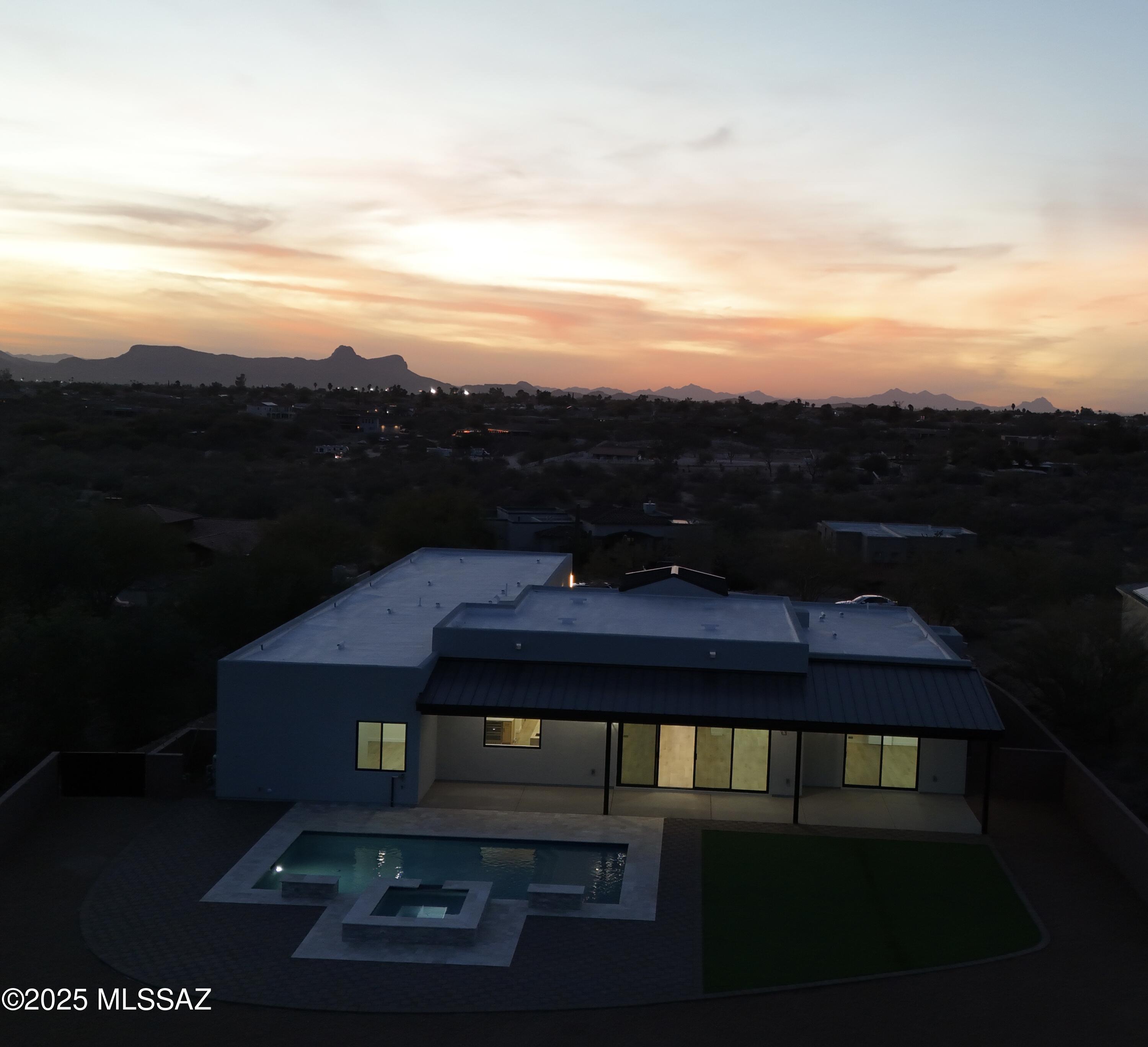 Tecolote De Oro (1-14) - Residential