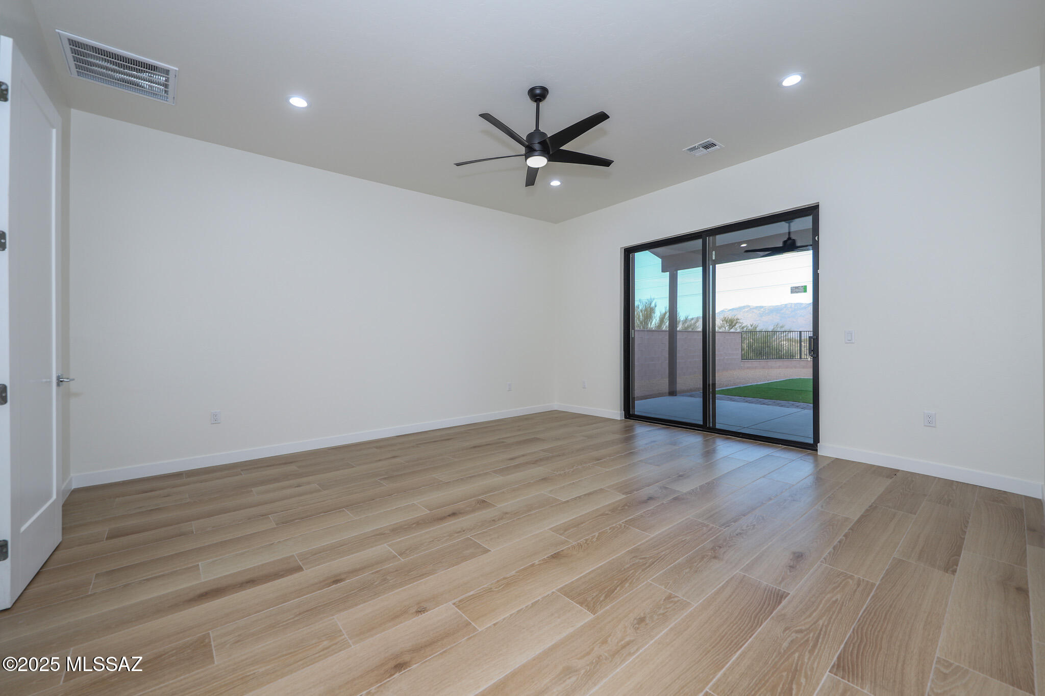 Tecolote De Oro (1-14) - Residential