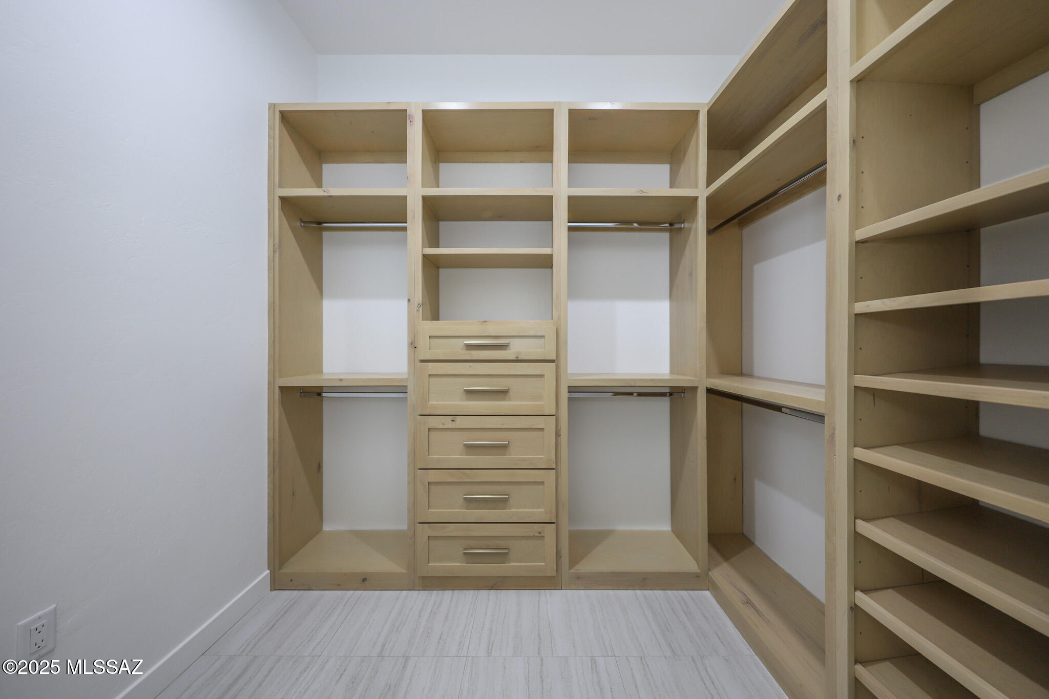 Tecolote De Oro (1-14) - Residential