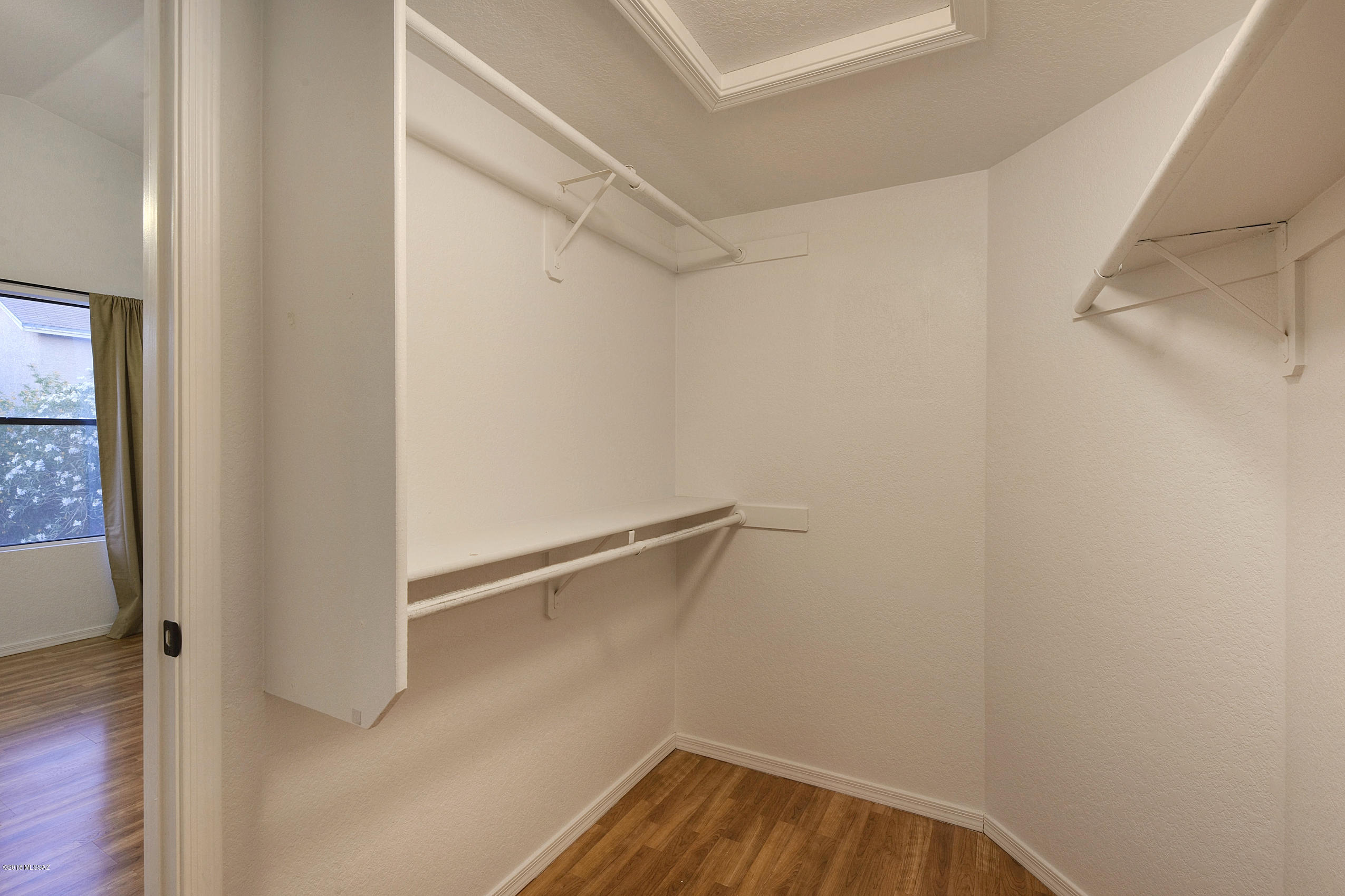 Country Club(1-221) - Residential