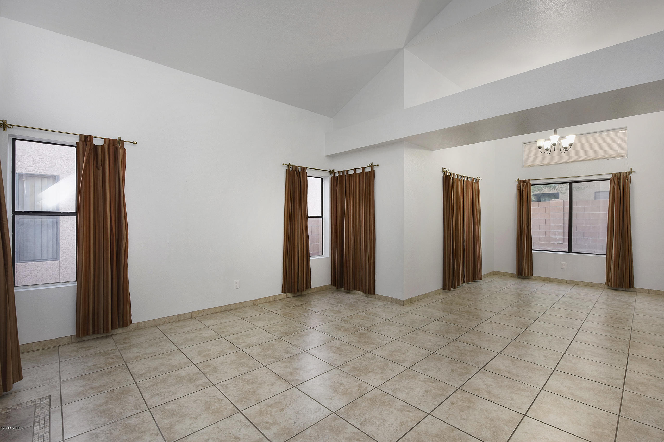 Country Club(1-221) - Residential