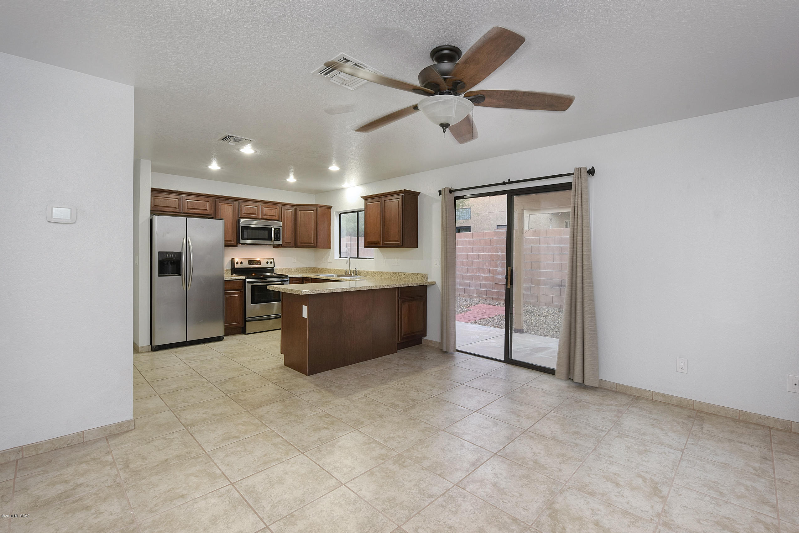 Country Club(1-221) - Residential