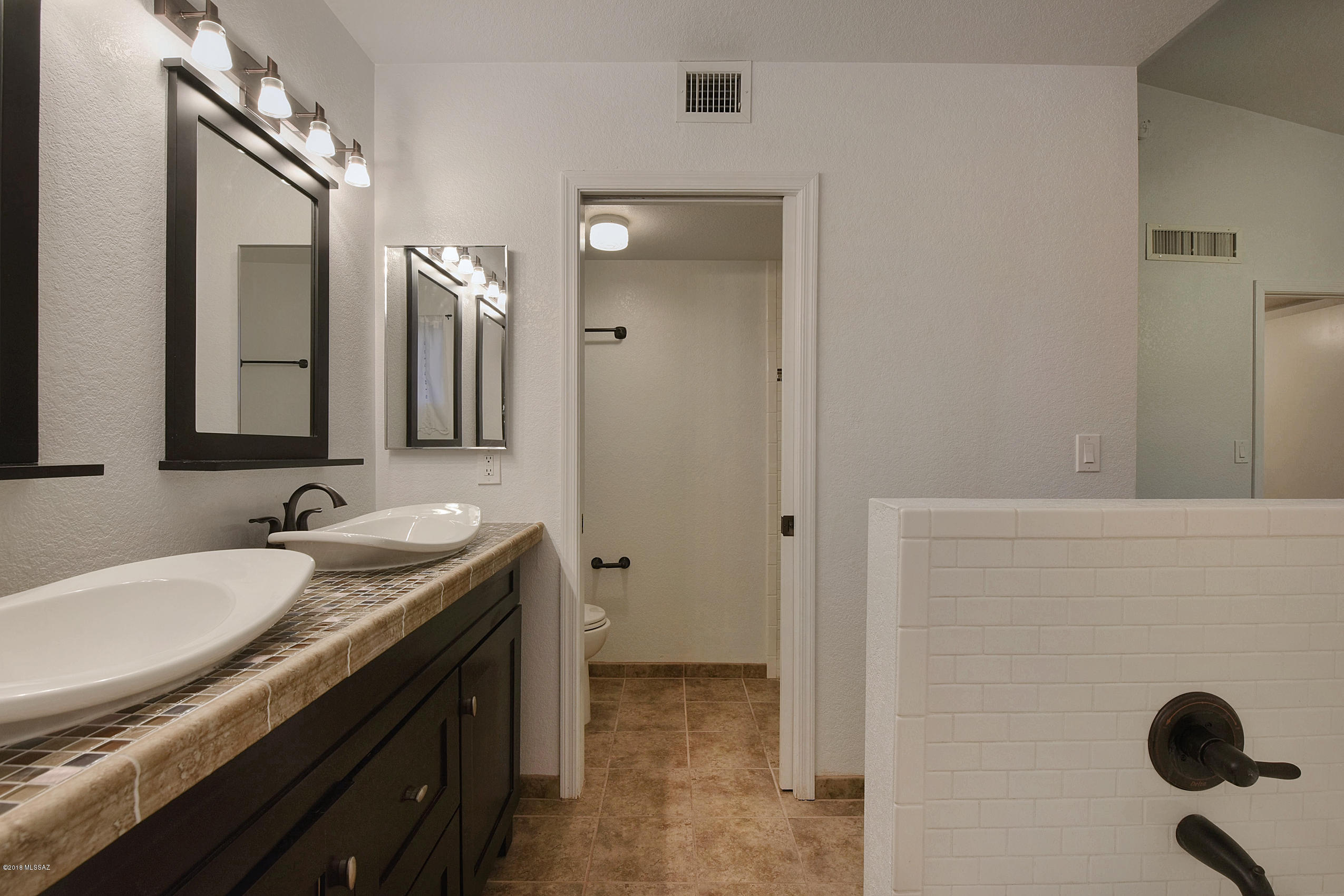 Country Club(1-221) - Residential