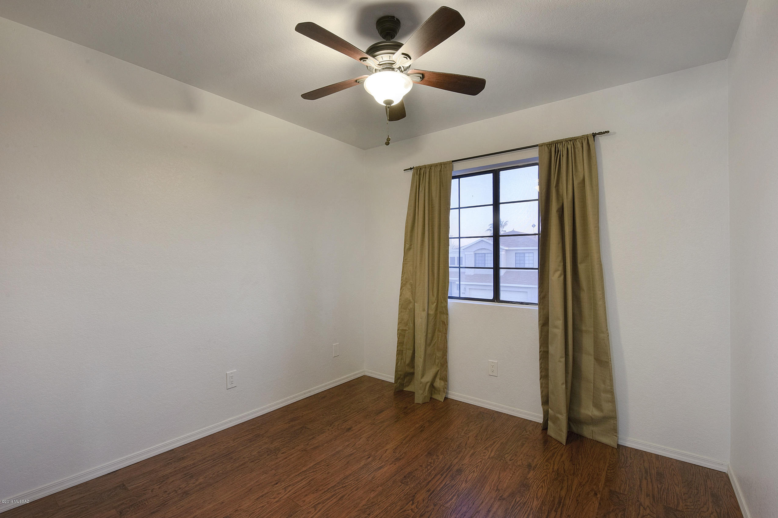Country Club(1-221) - Residential