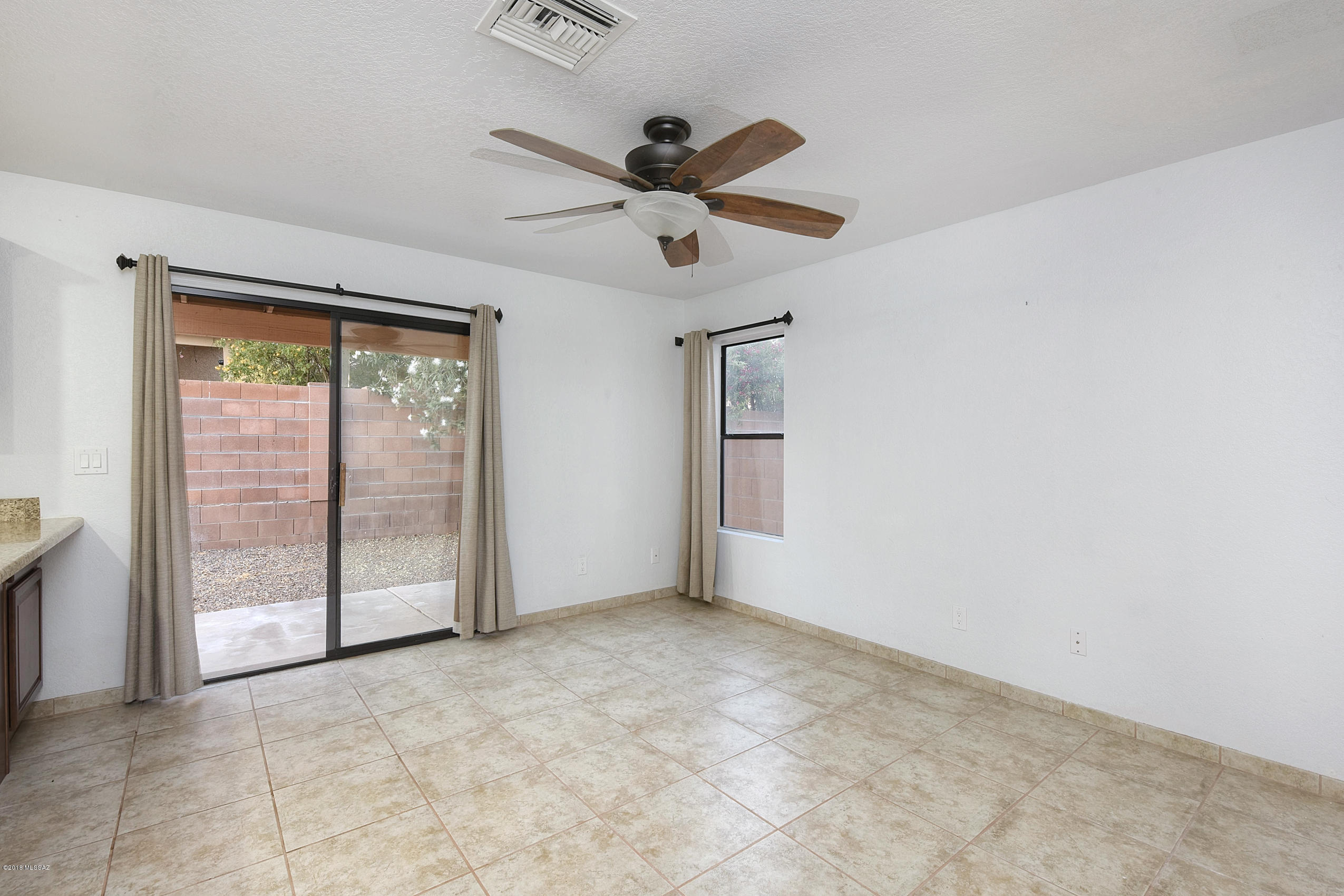 Country Club(1-221) - Residential